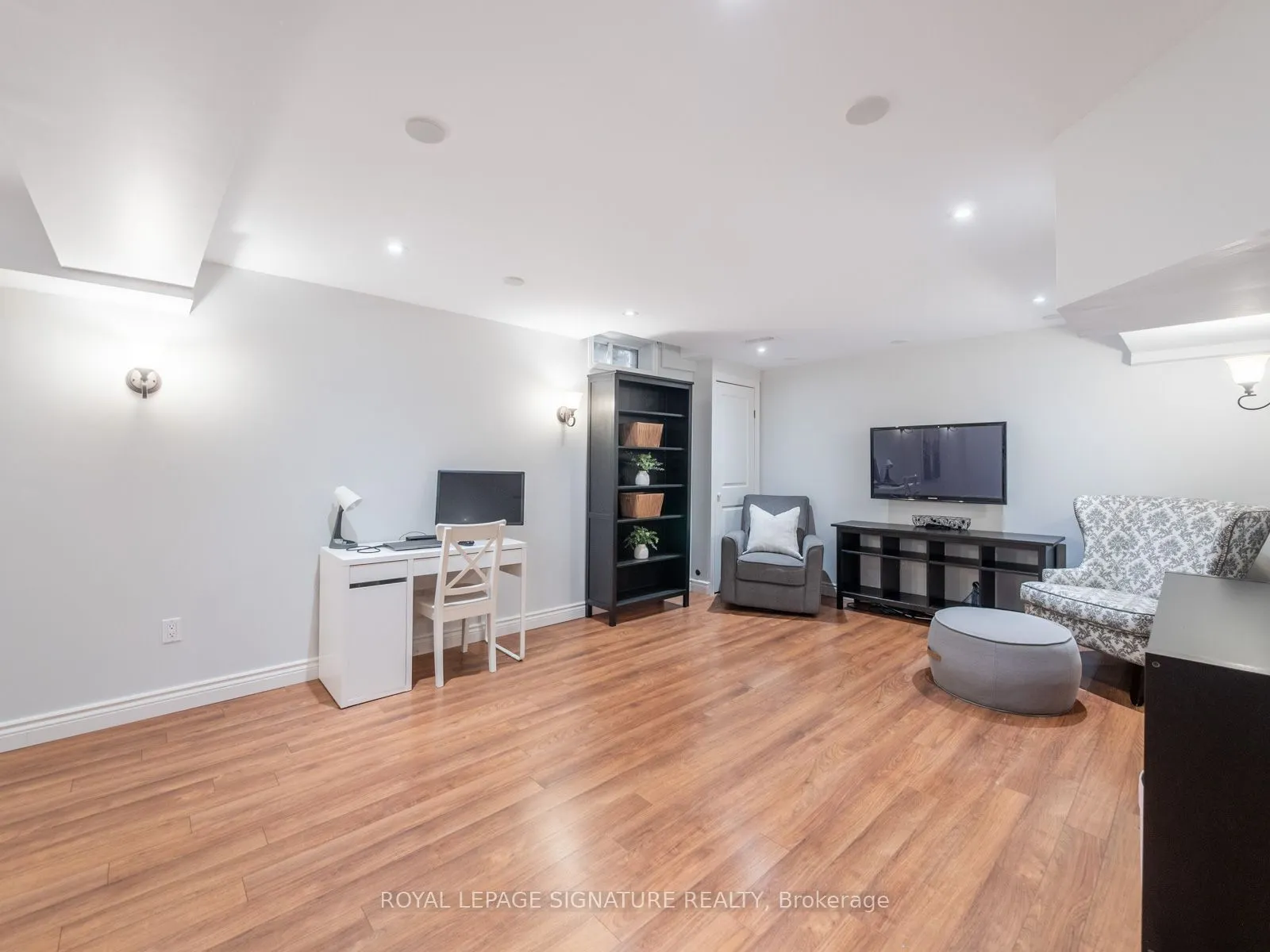 2 Denbury Court