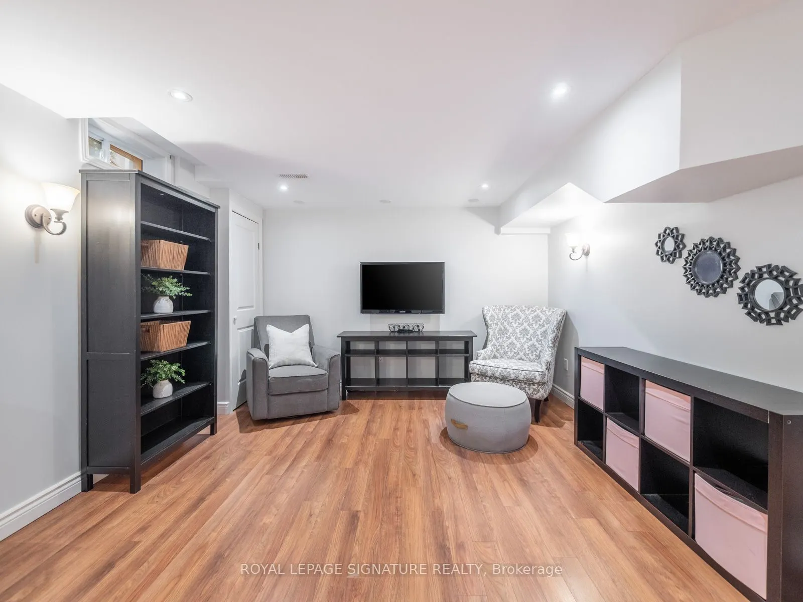 2 Denbury Court