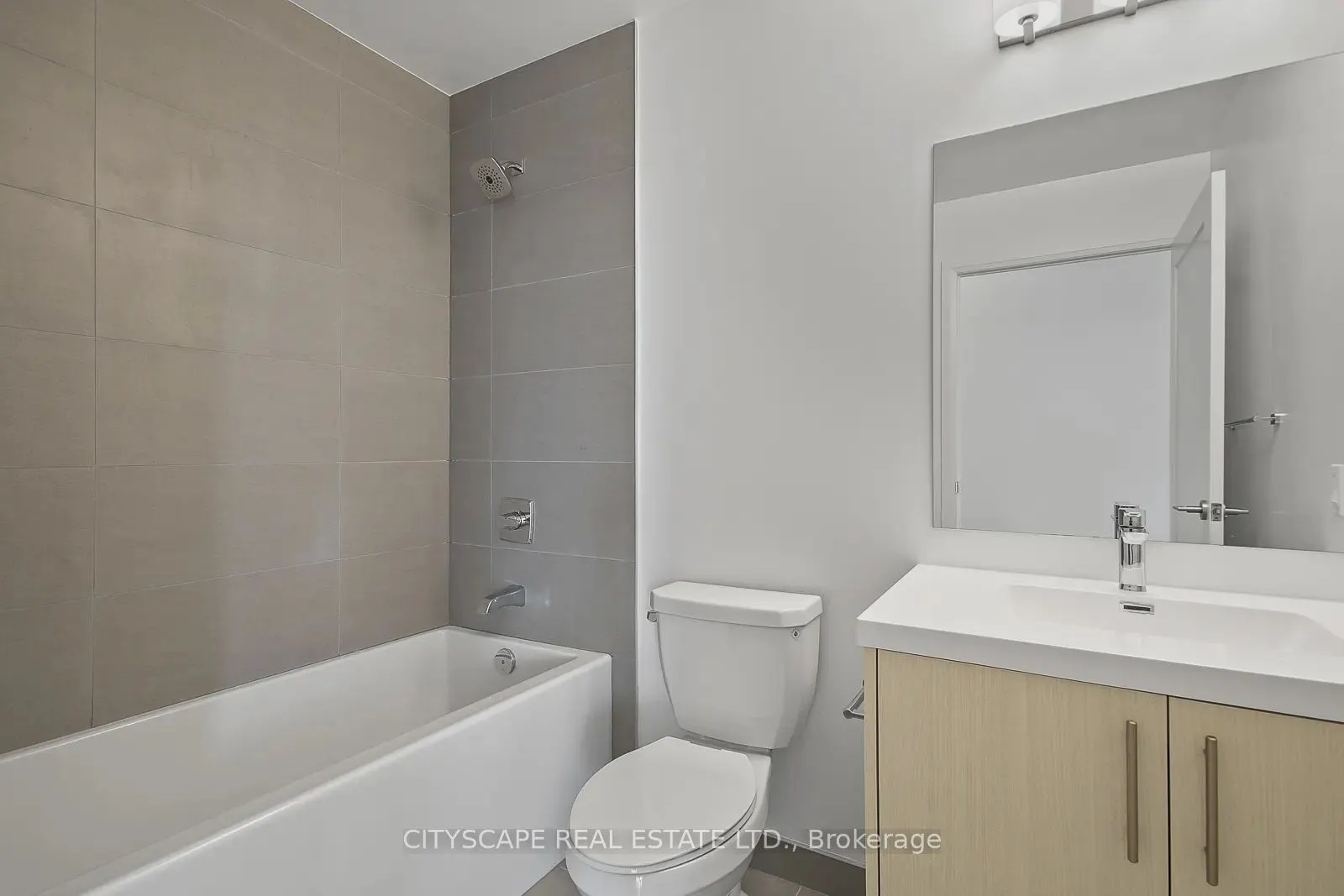 286 Main Street, #303