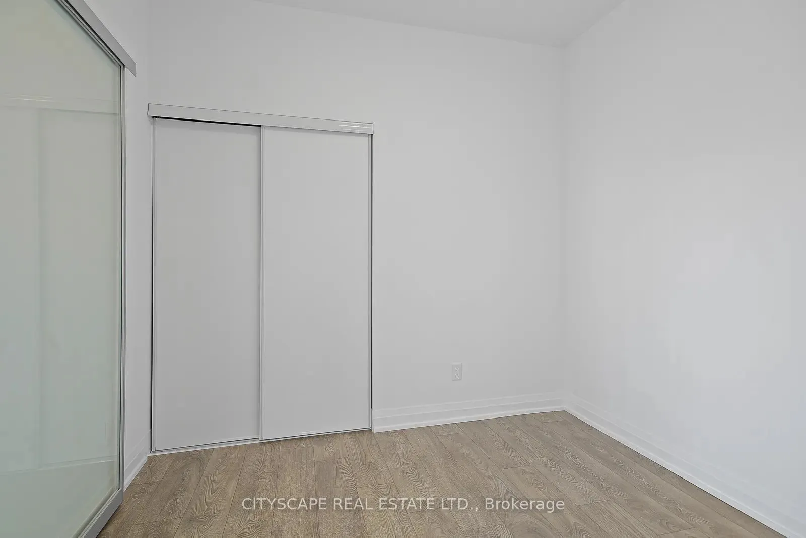 286 Main Street, #303