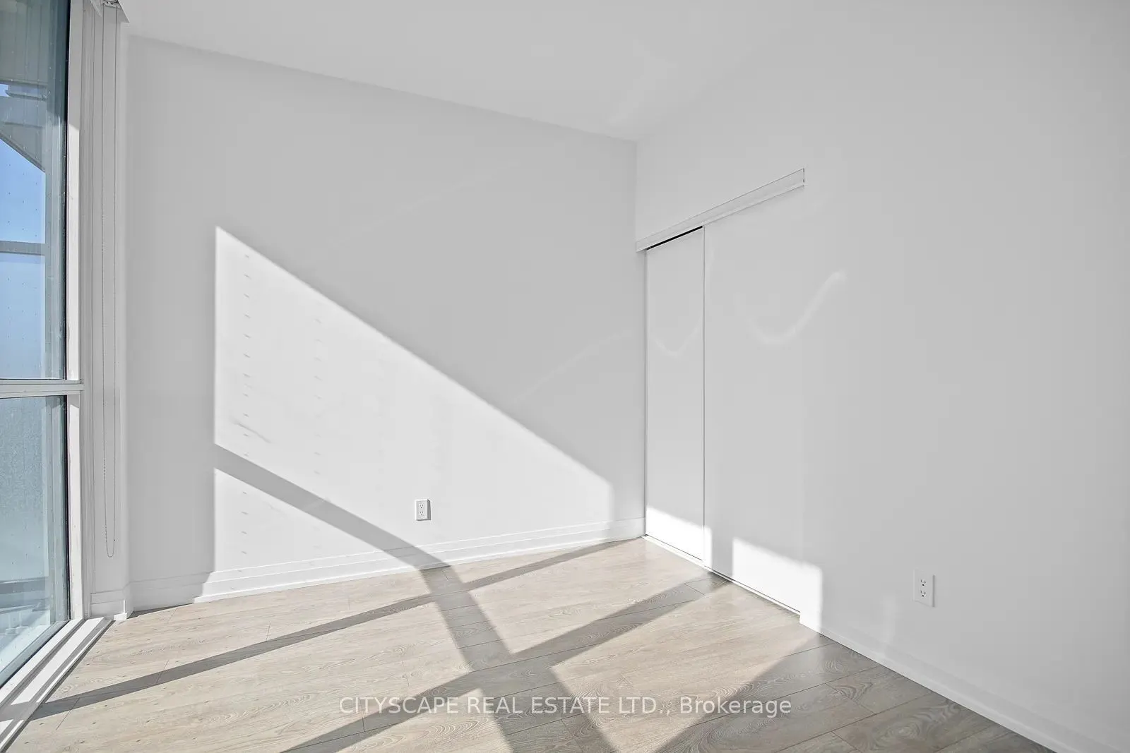 286 Main Street, #303