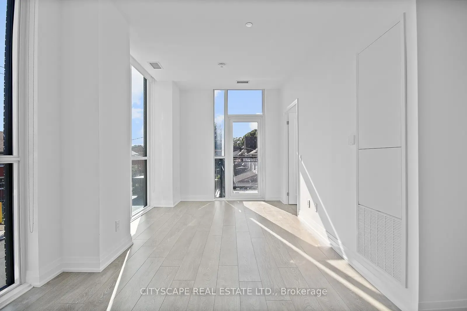 286 Main Street, #303