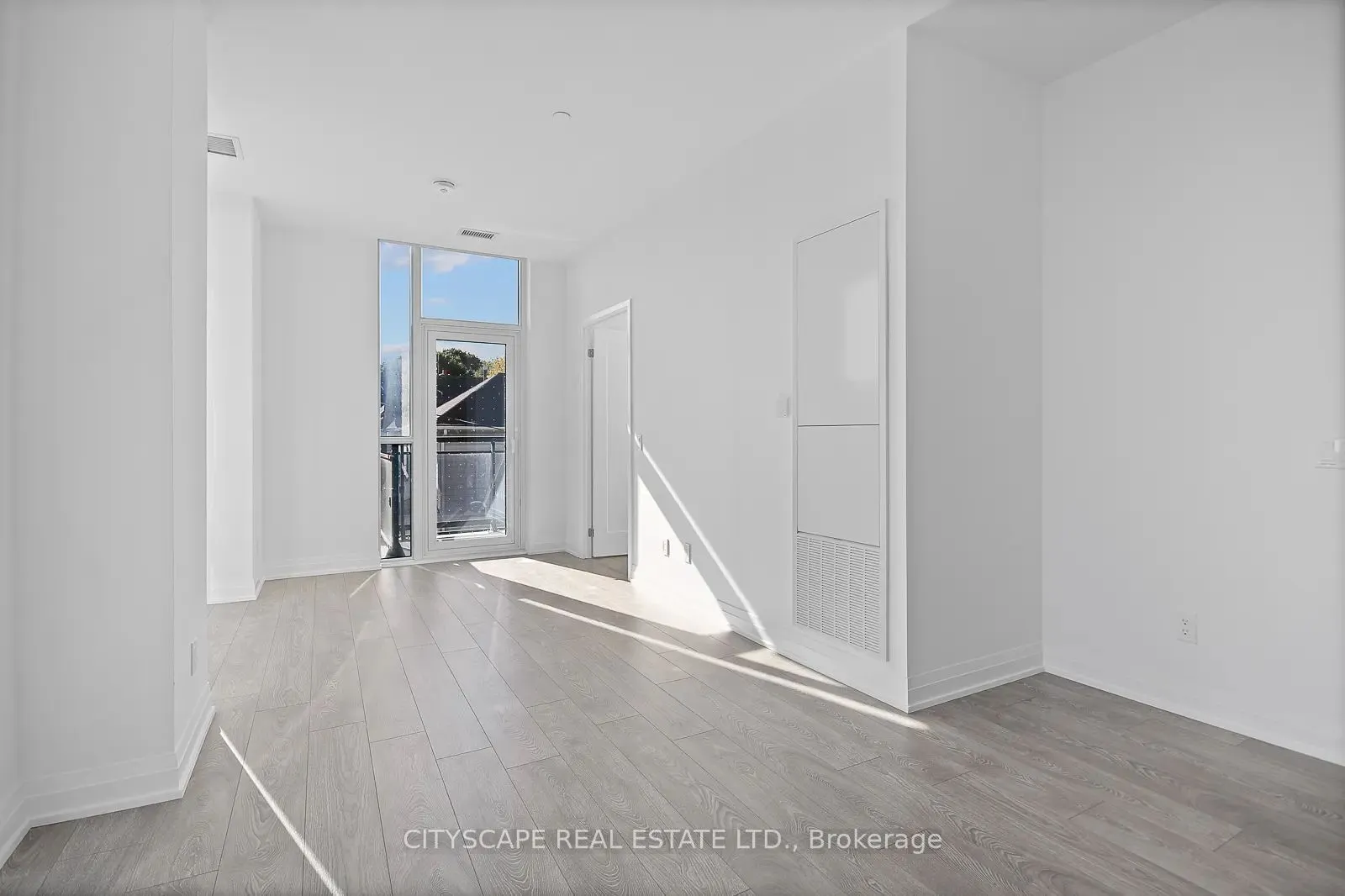 286 Main Street, #303