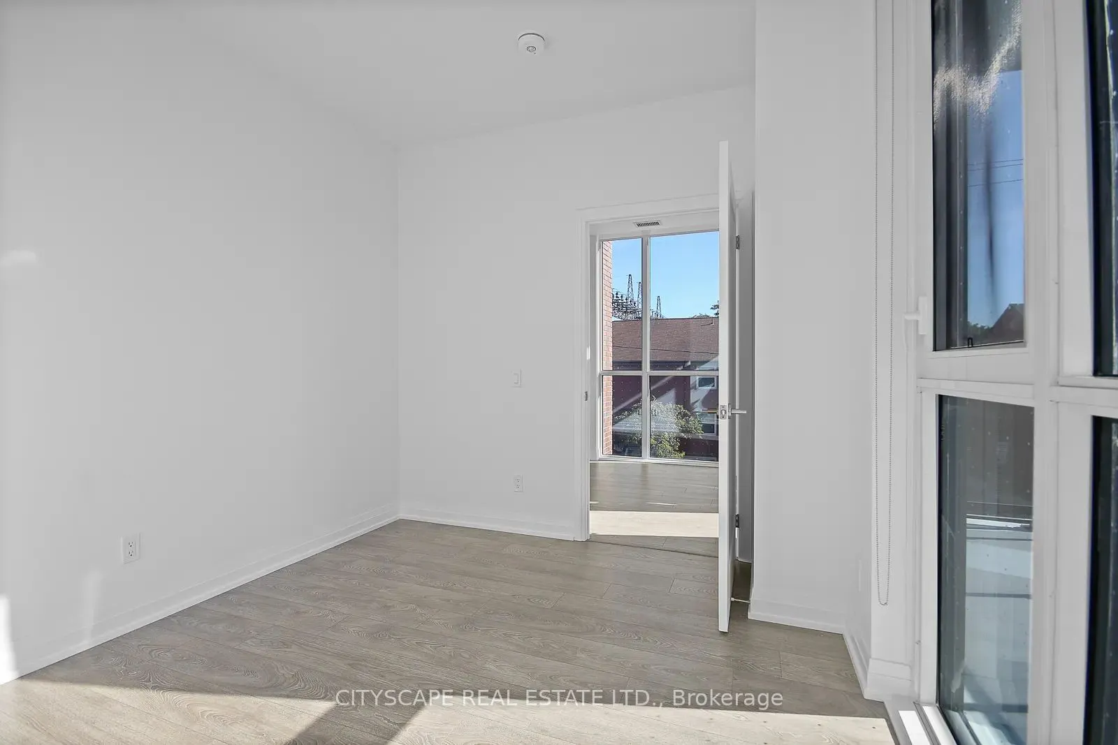 286 Main Street, #303