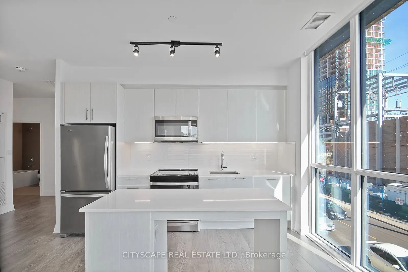 286 Main Street, #303