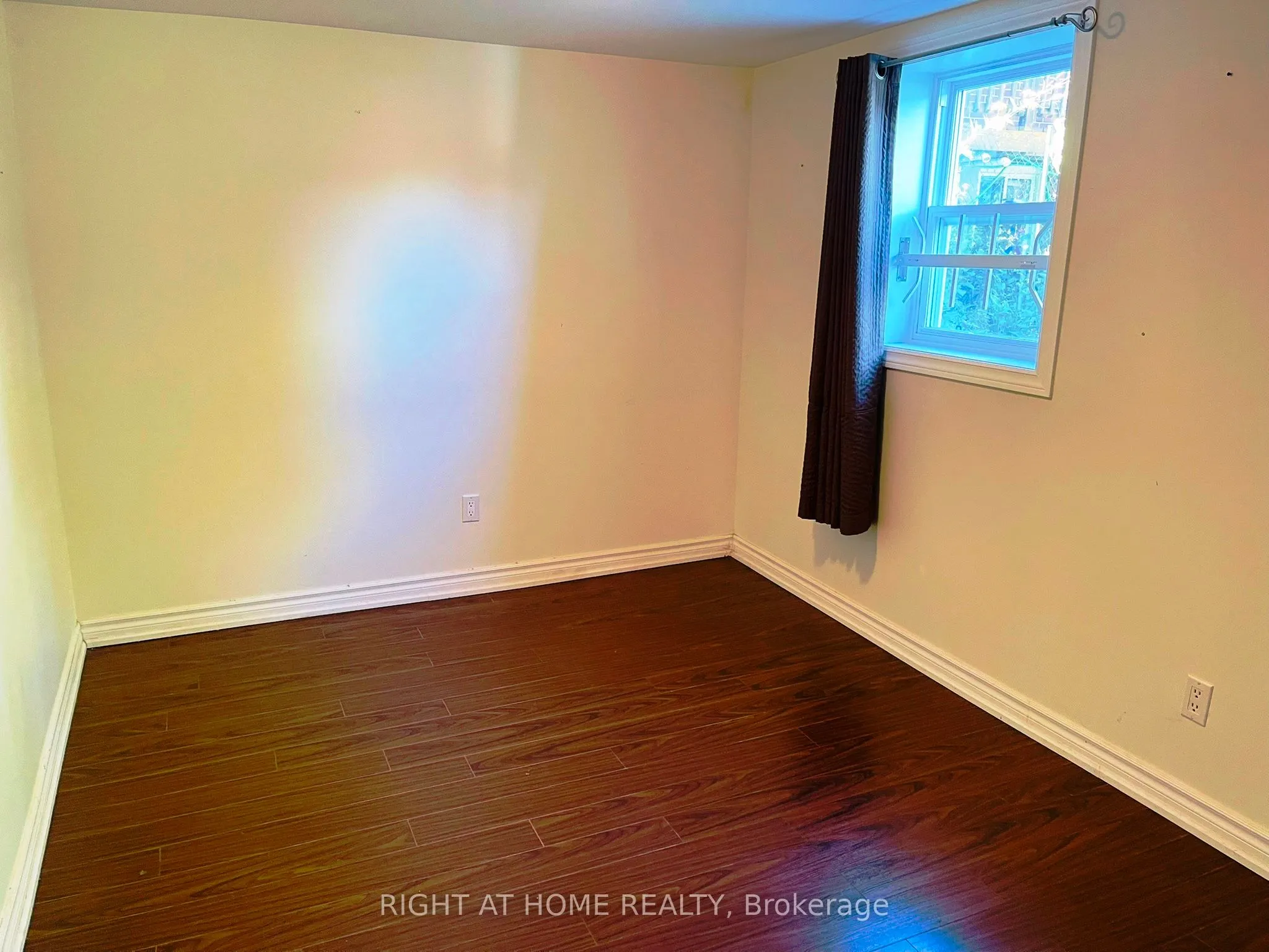 54 Medley Crescent, #Basement