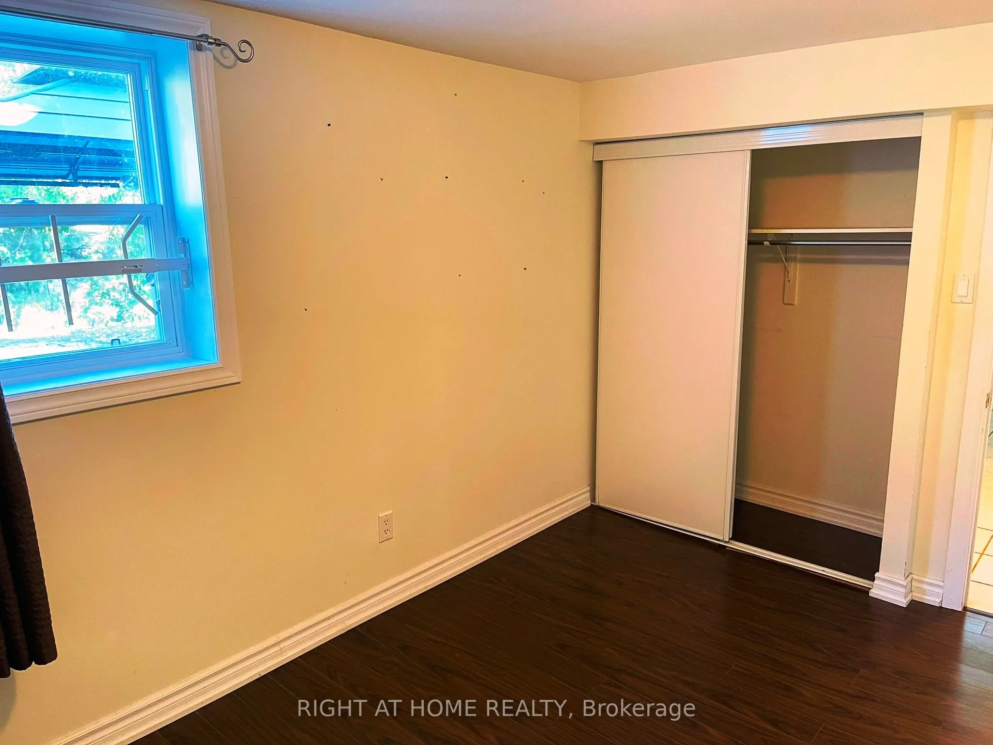 54 Medley Crescent, #Basement