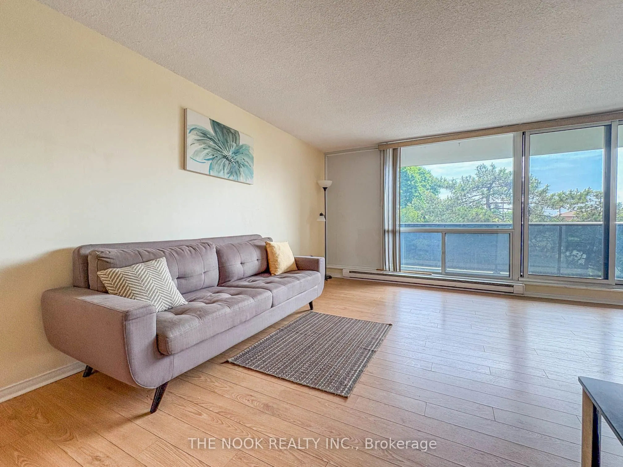 454 centre Street, #406
