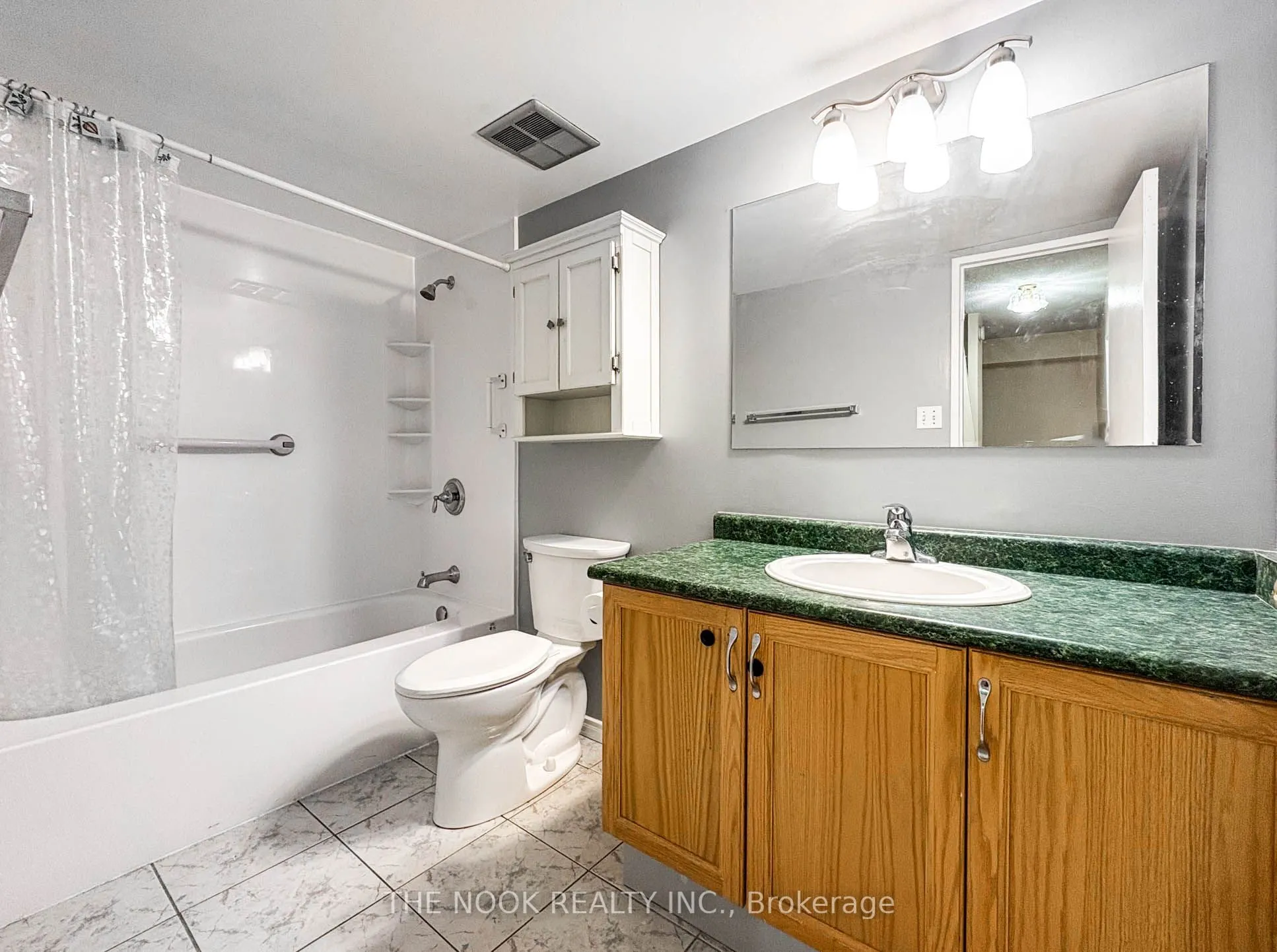 454 centre Street, #406
