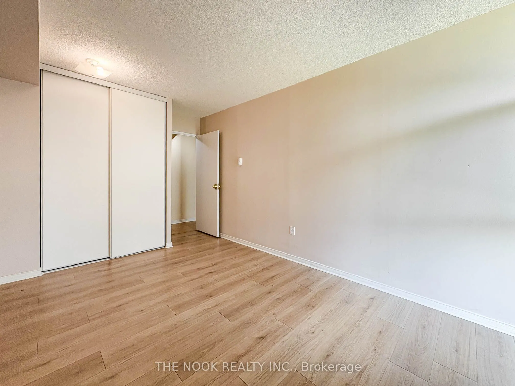 454 centre Street, #406