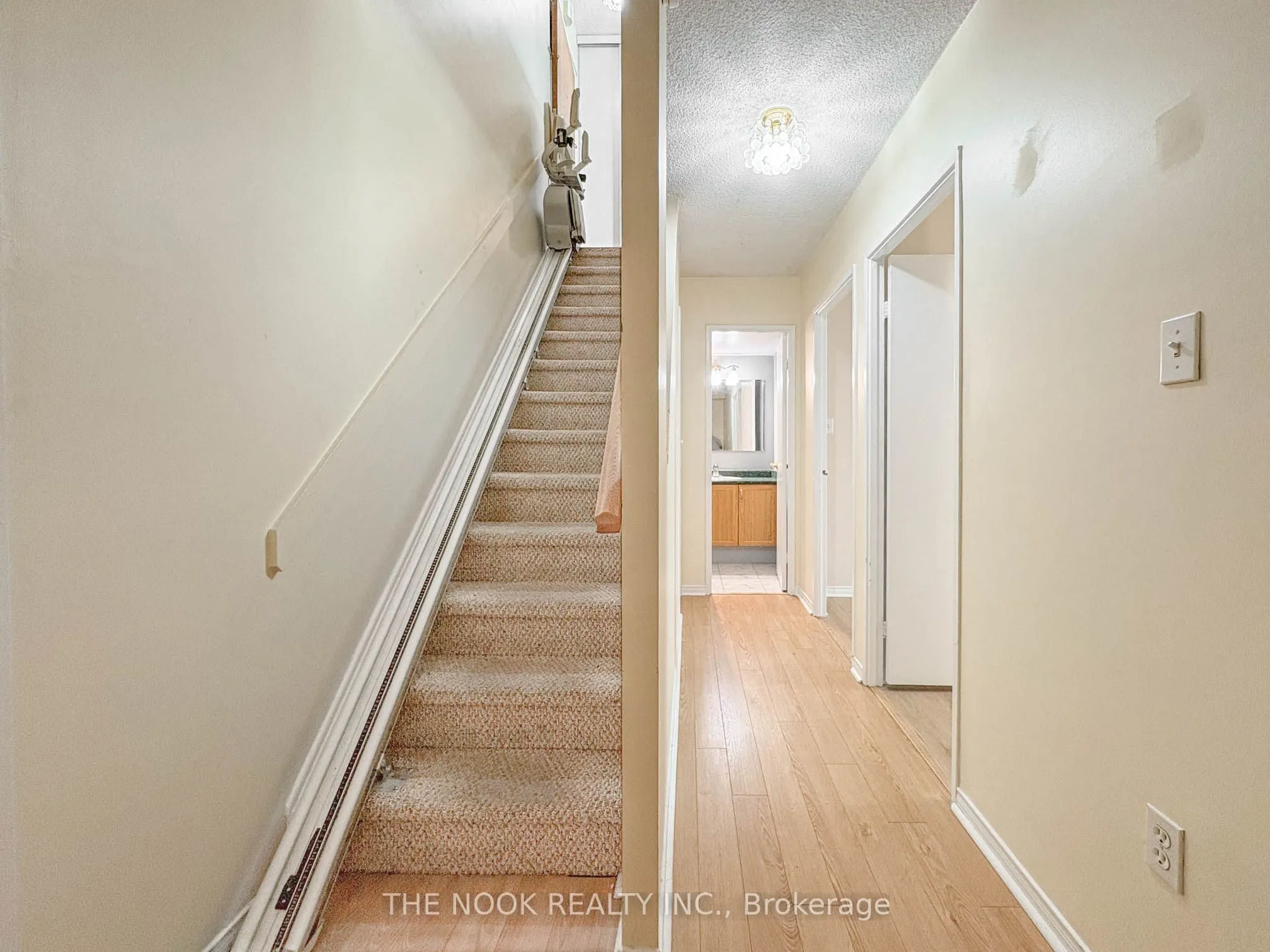 454 centre Street, #406