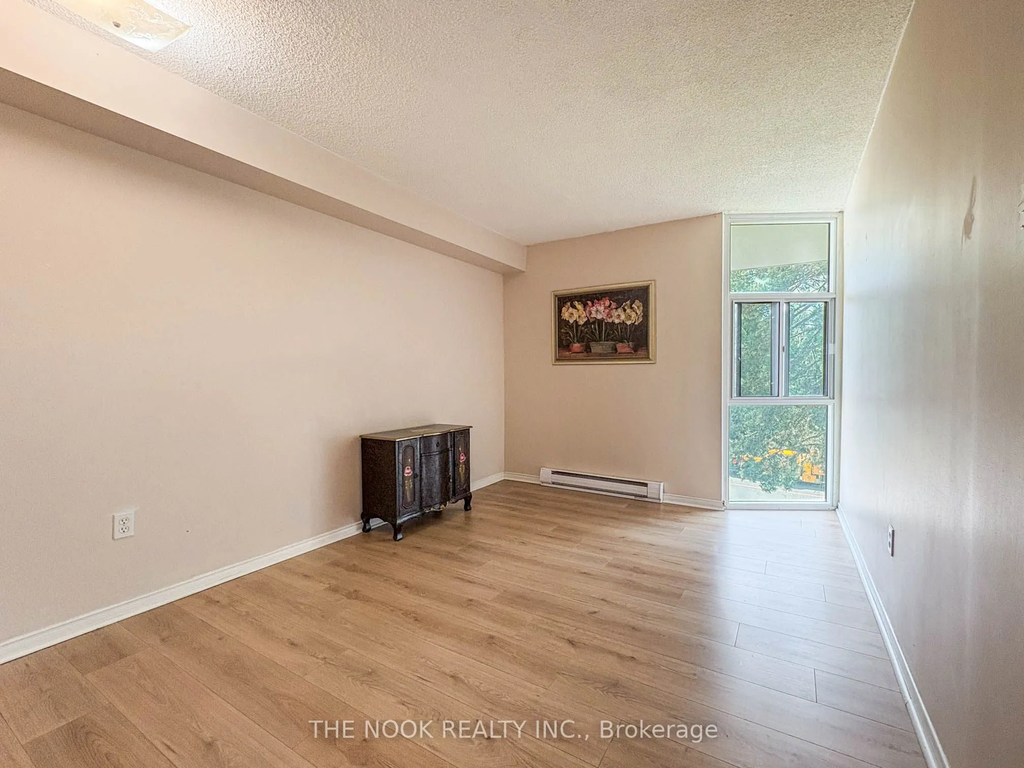 454 centre Street, #406