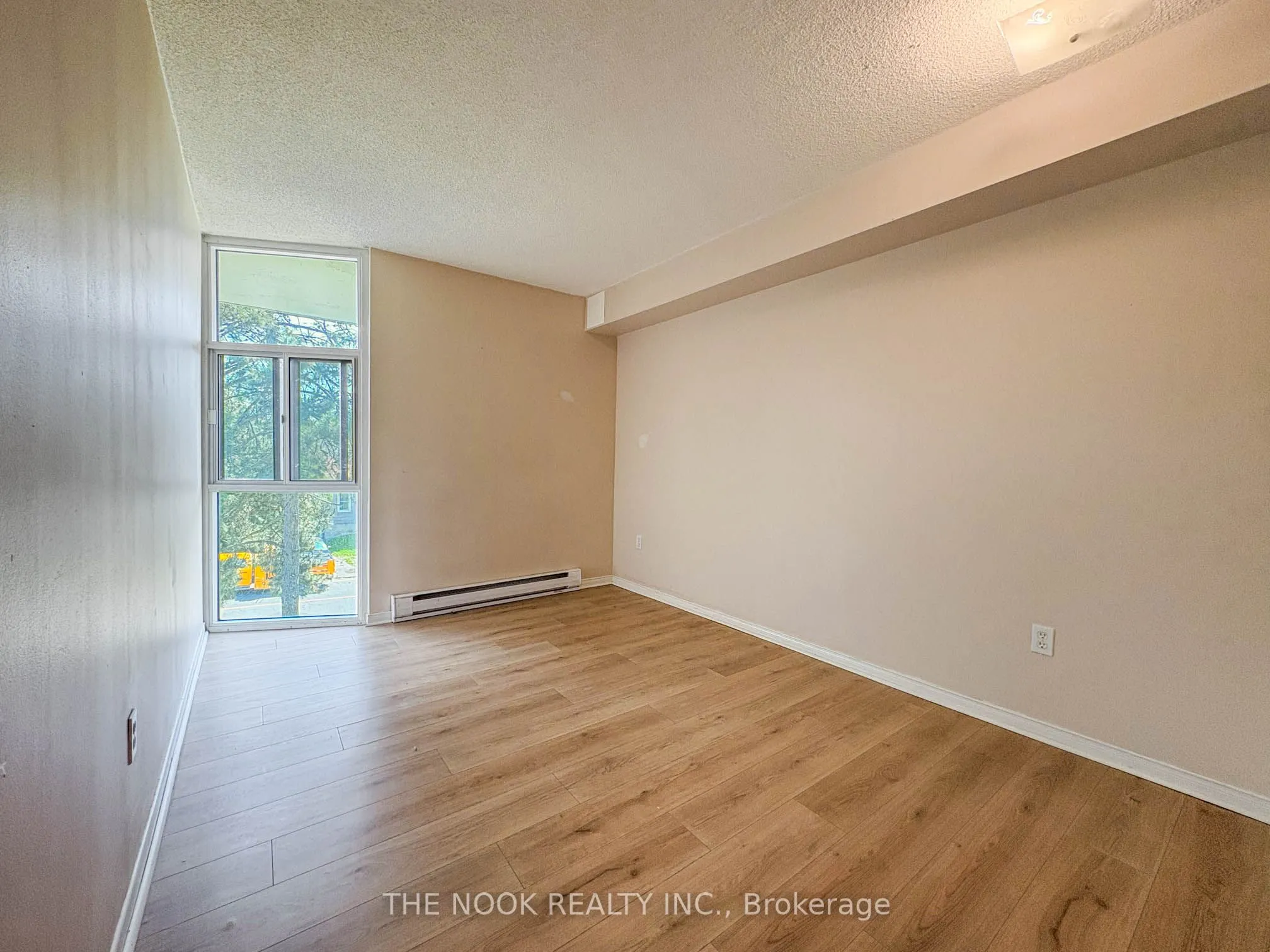 454 centre Street, #406