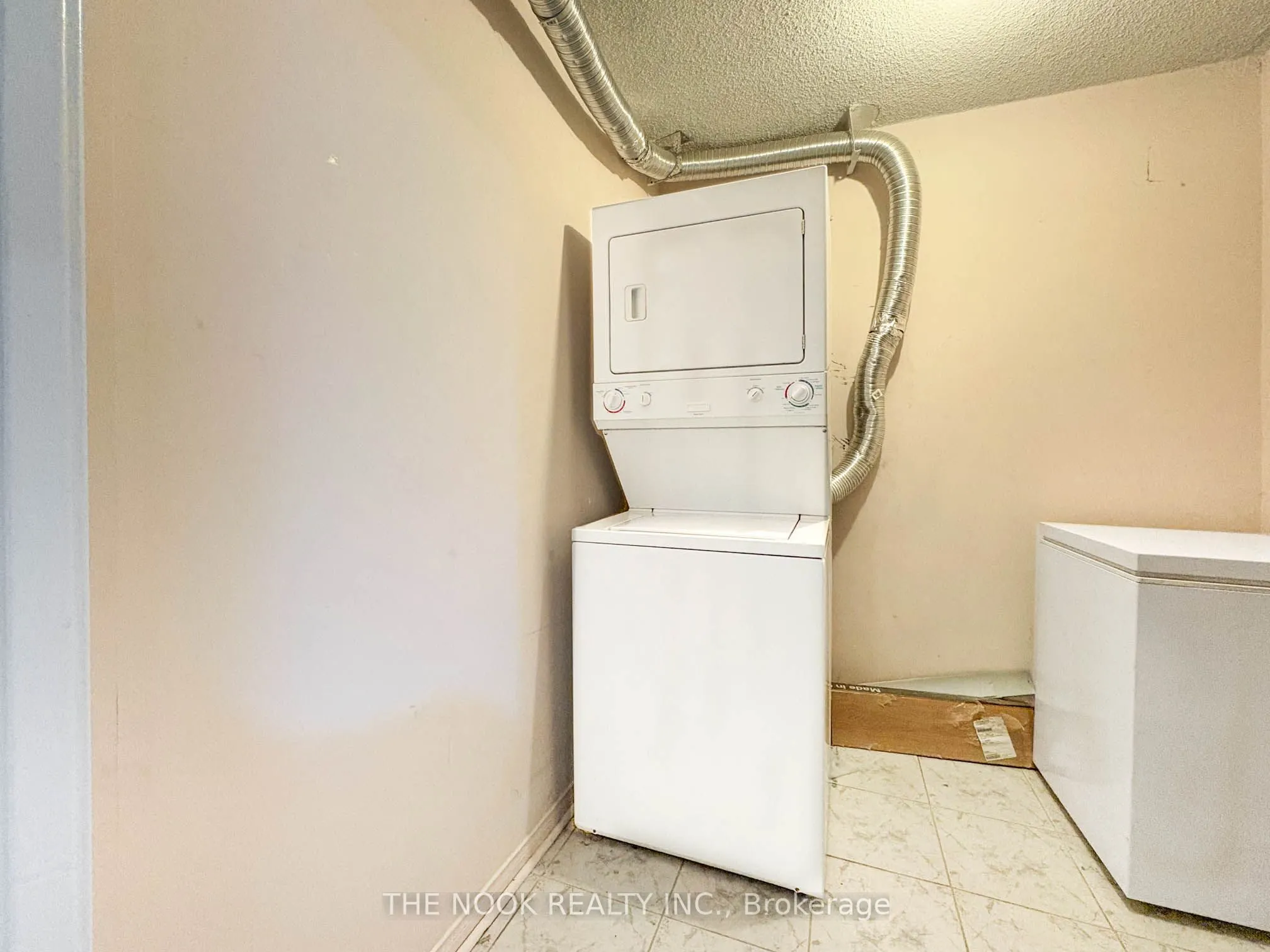 454 centre Street, #406