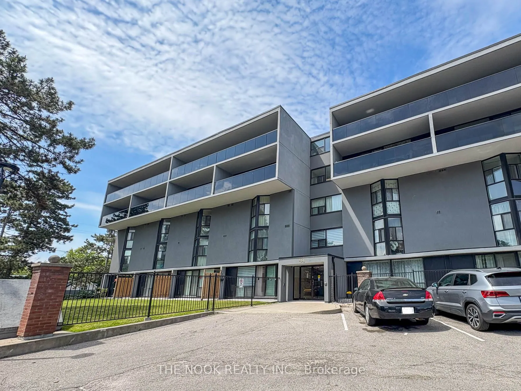 454 centre Street, #406