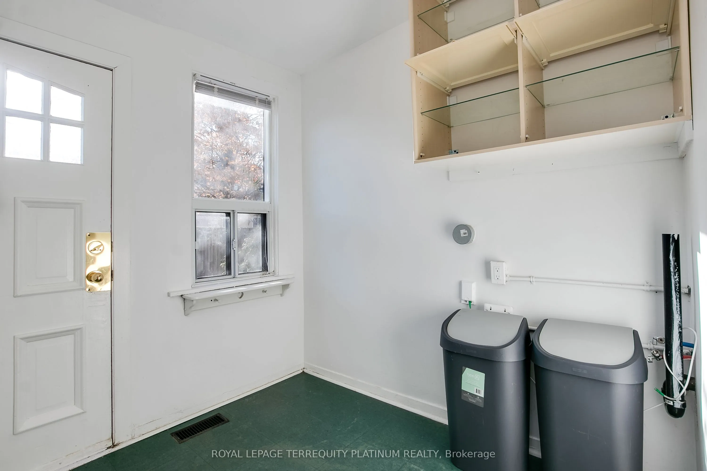 55 Woodrow Avenue