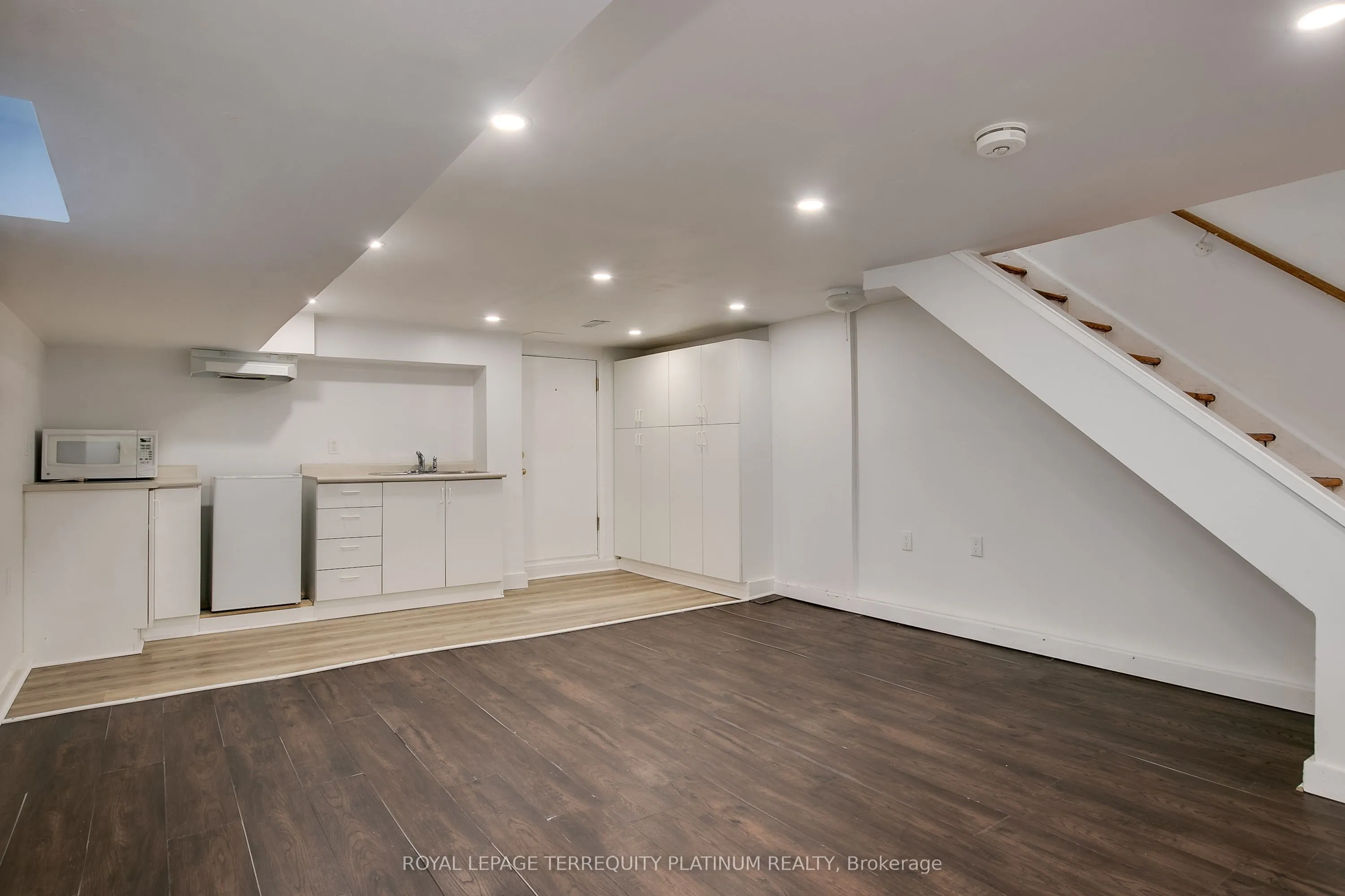 55 Woodrow Avenue