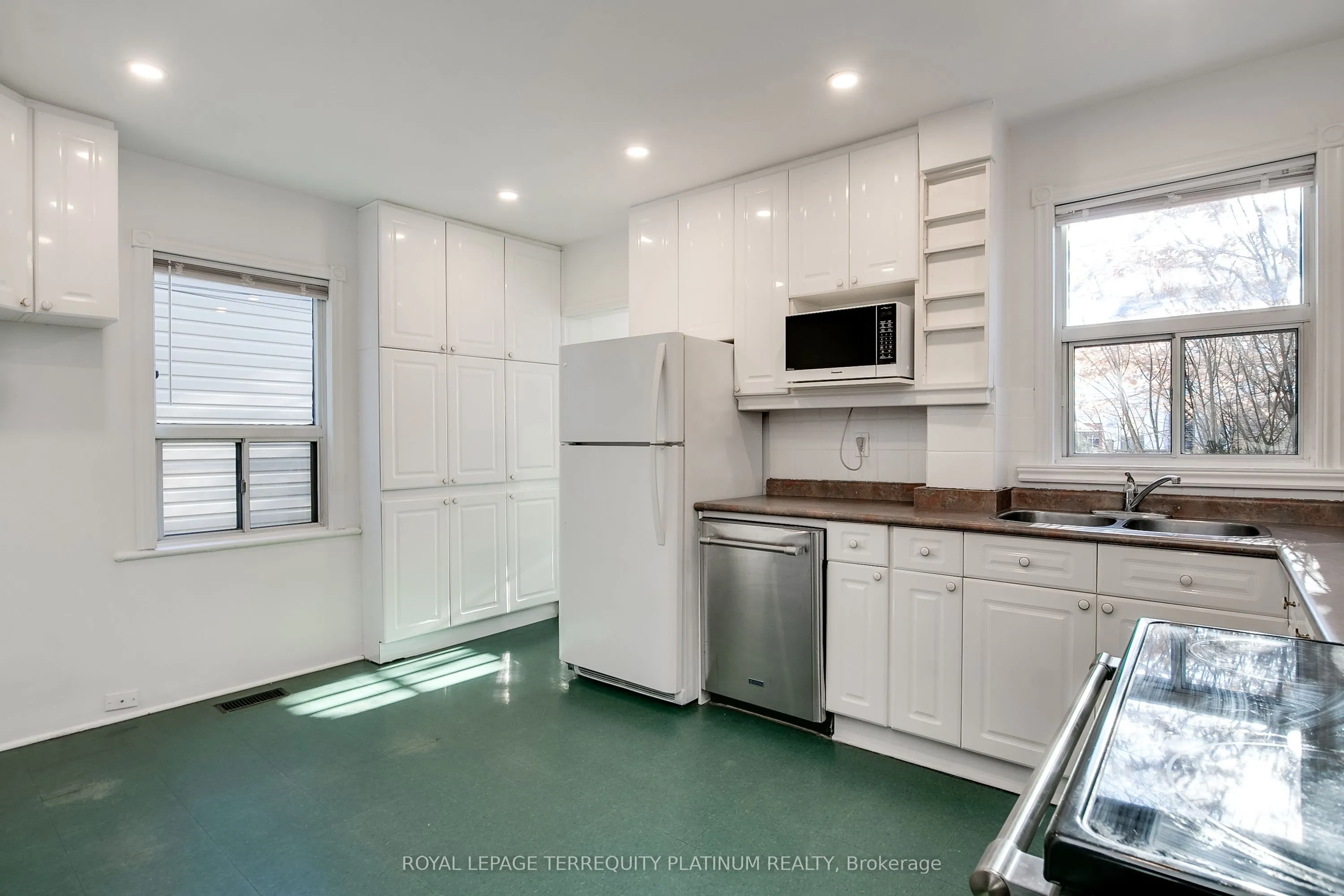 55 Woodrow Avenue