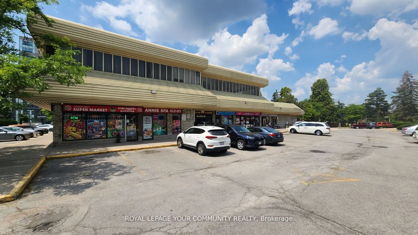 1001 Sandhurst Circle, #203