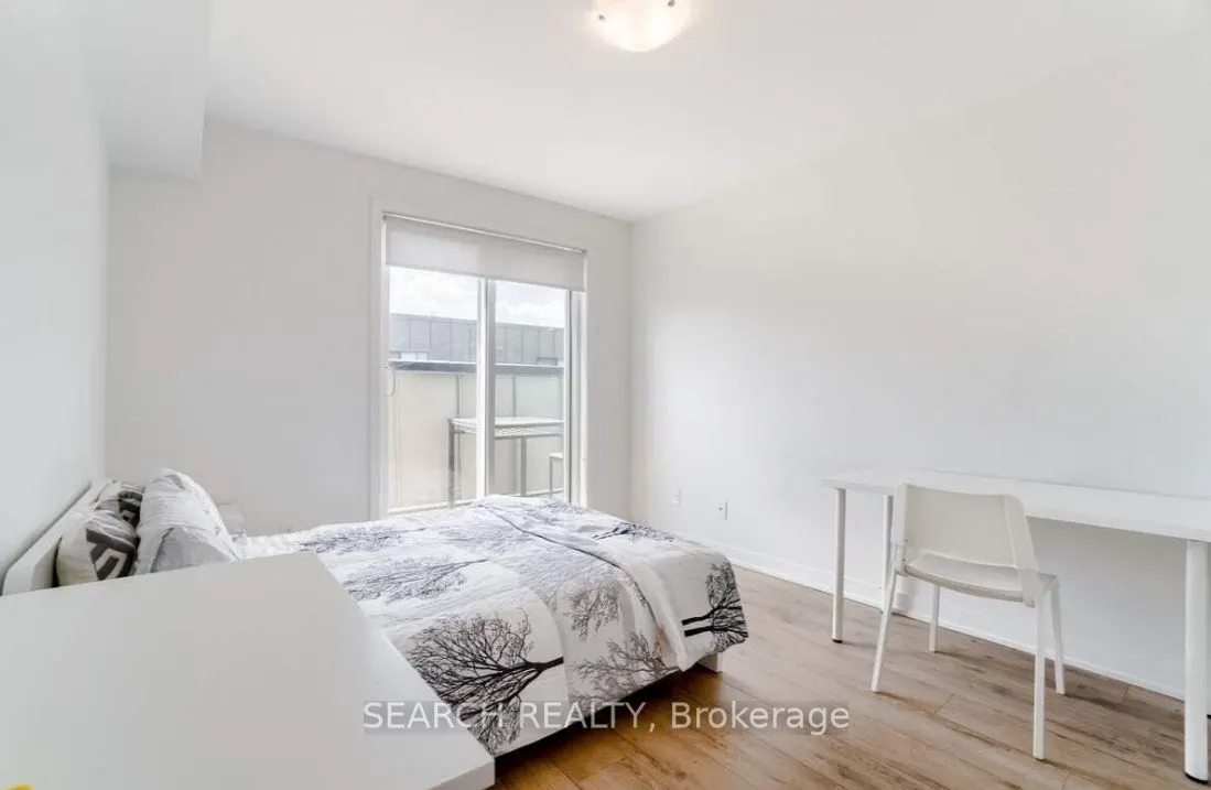 1740 Simcoe Street N, #52