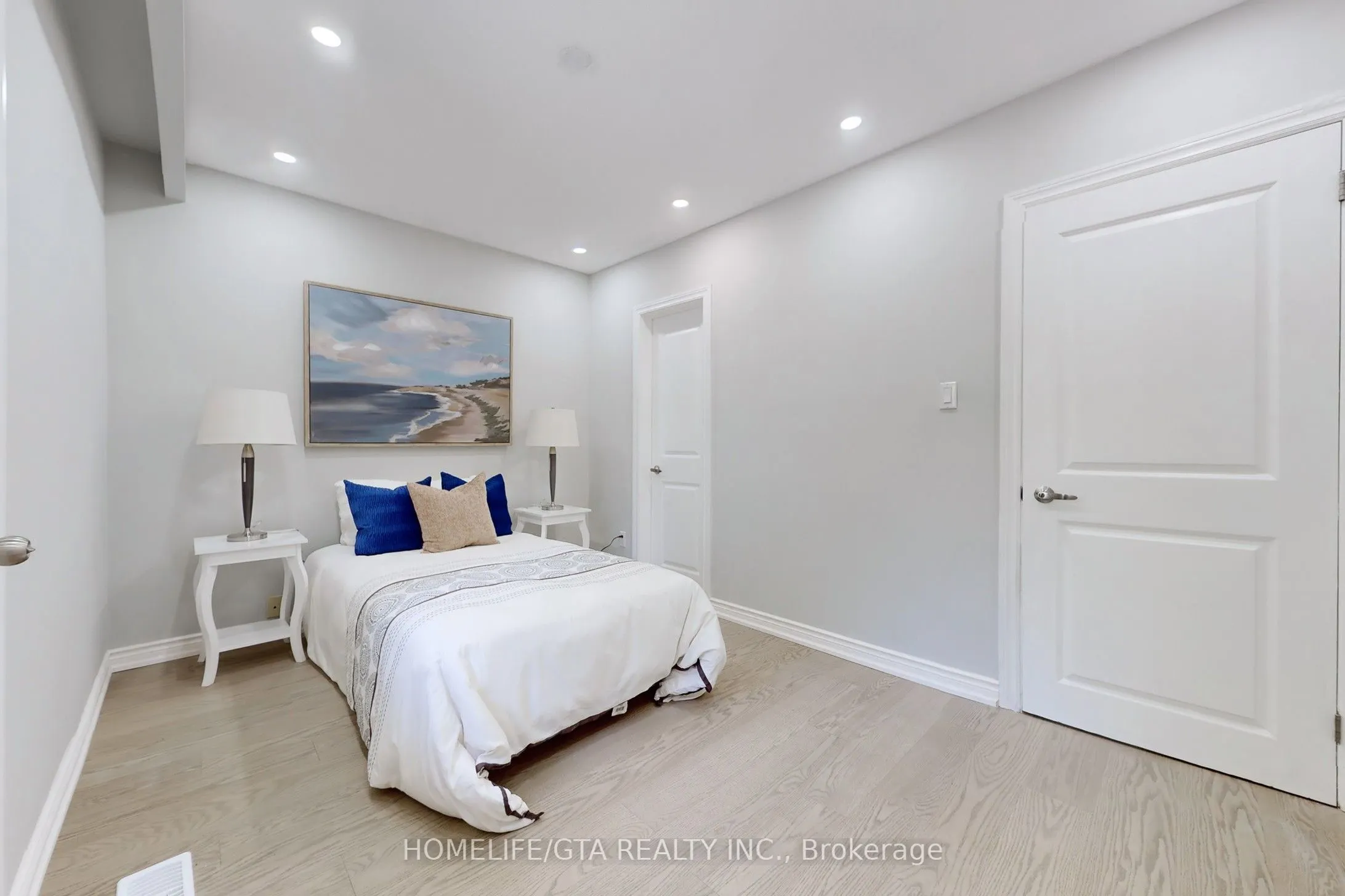 16 Woolwick Drive