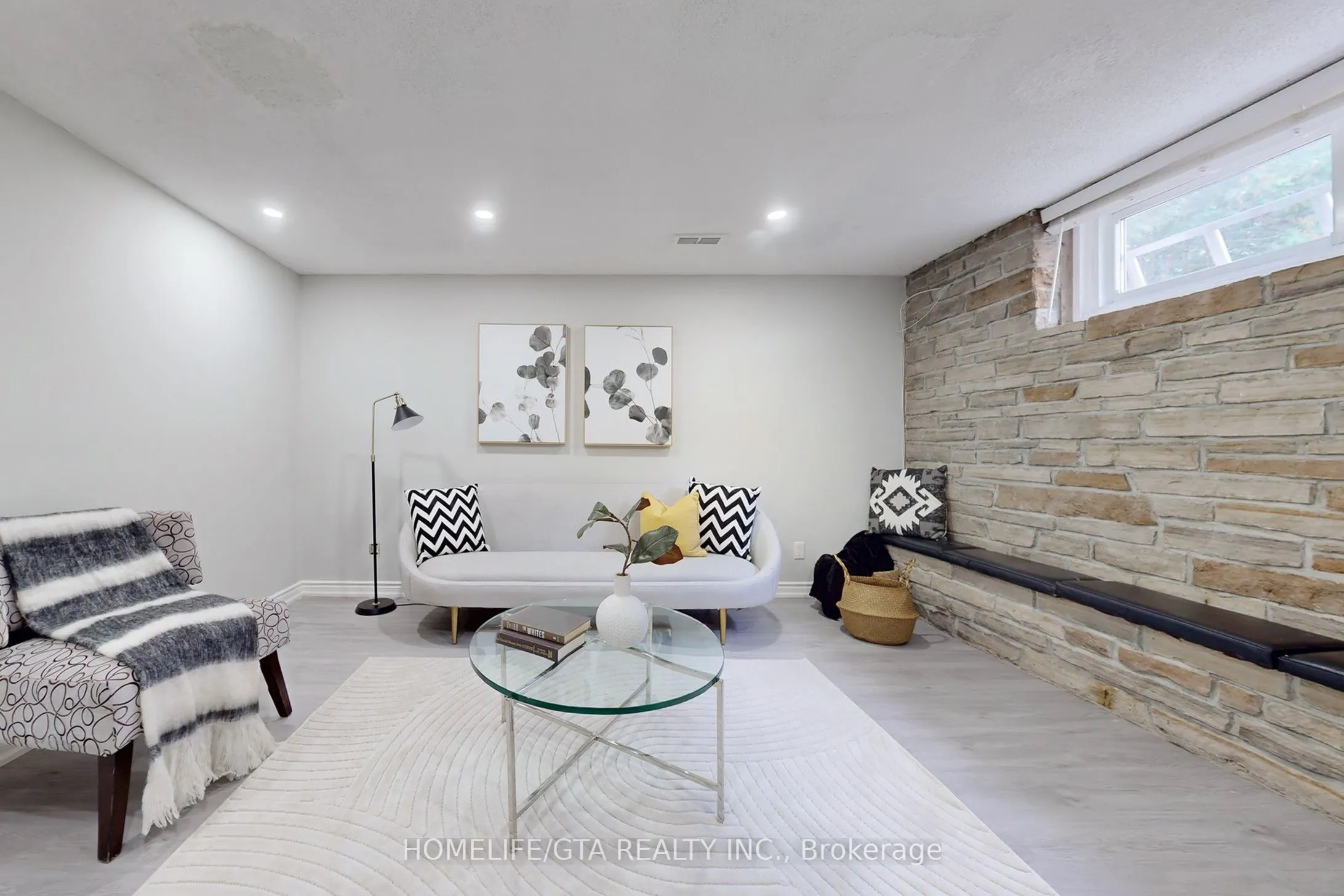 16 Woolwick Drive