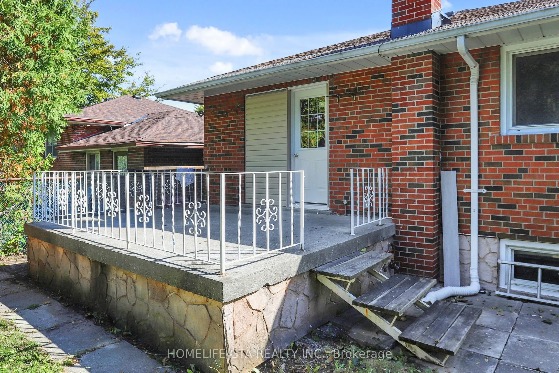 16 Woolwick Drive