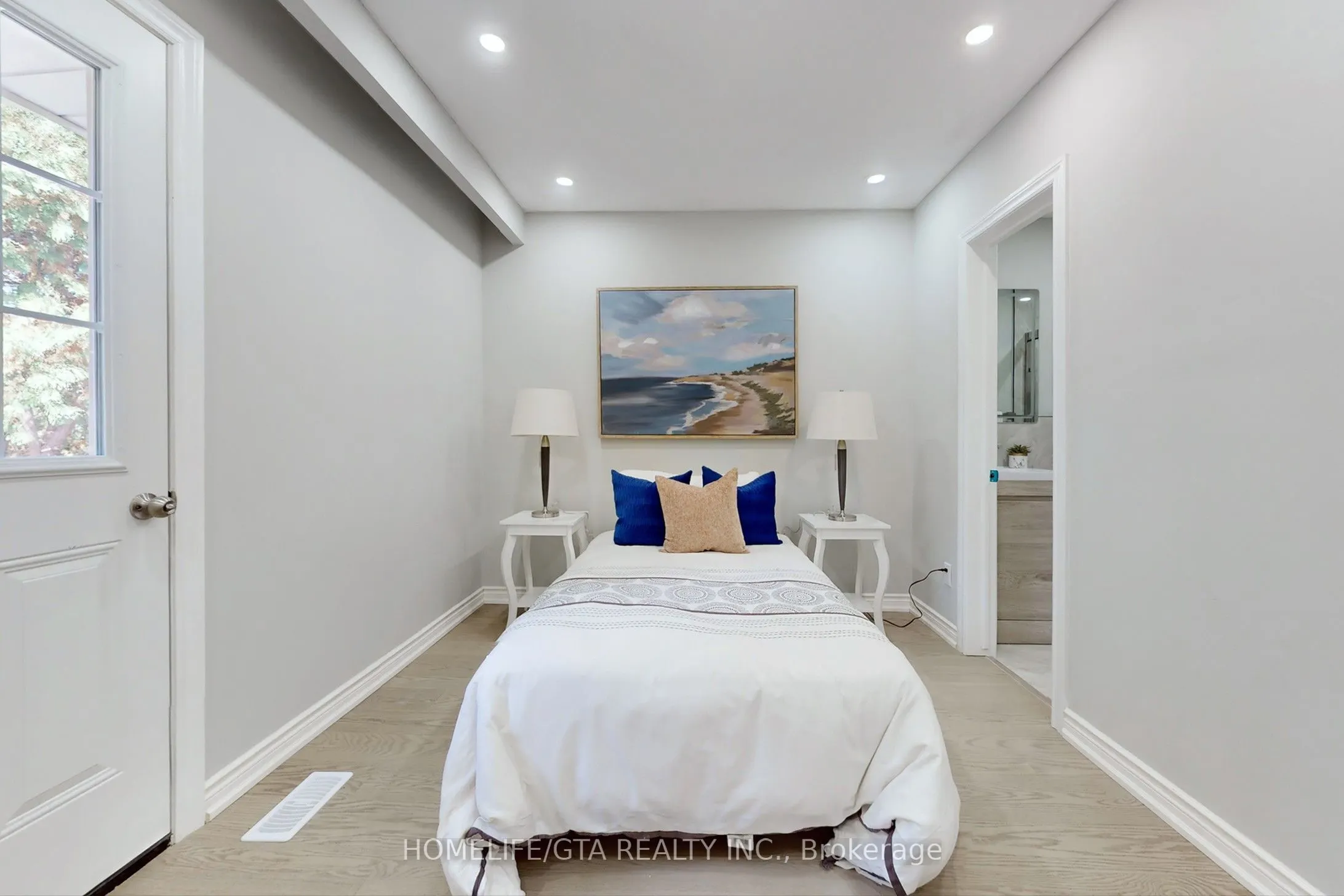 16 Woolwick Drive