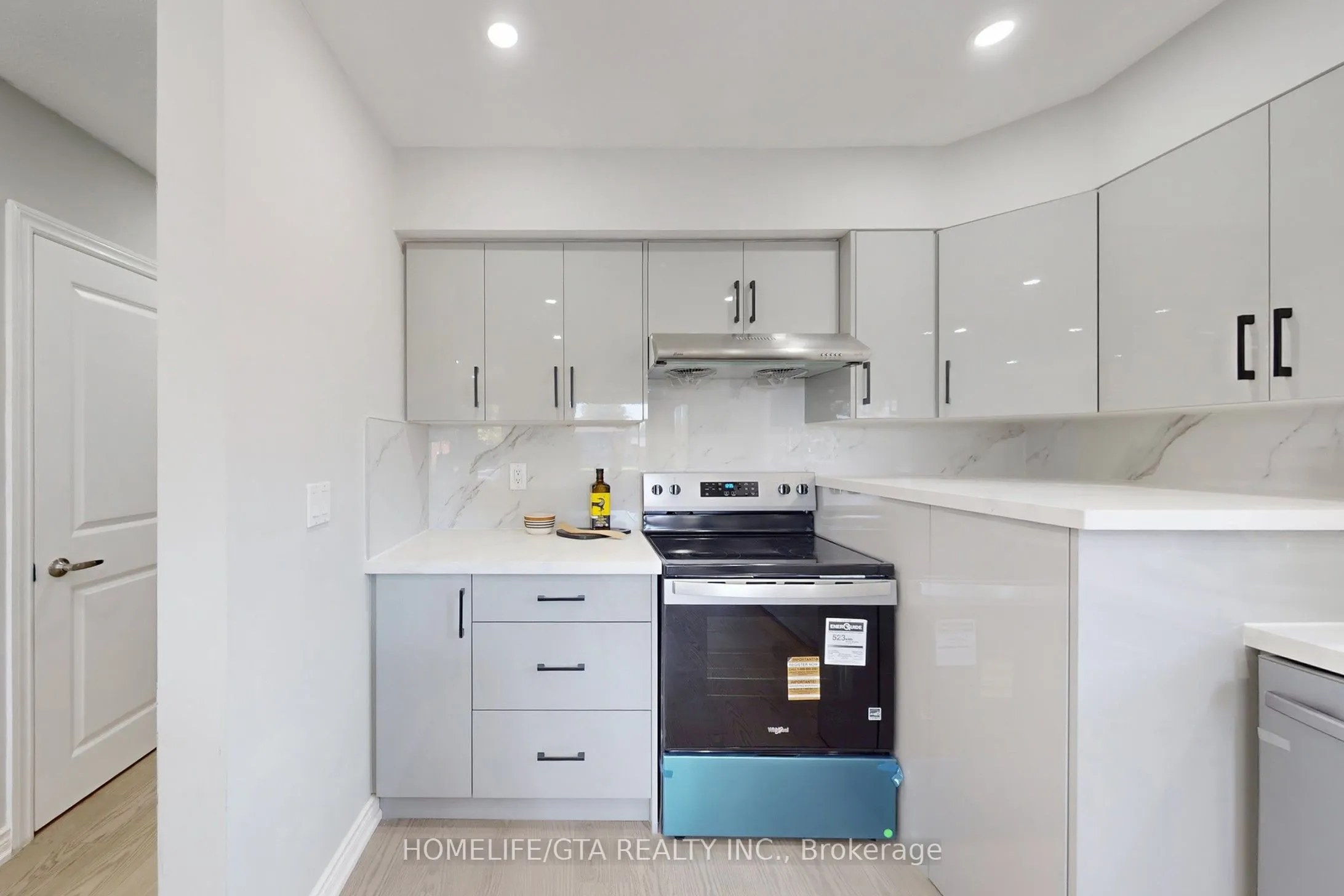 16 Woolwick Drive