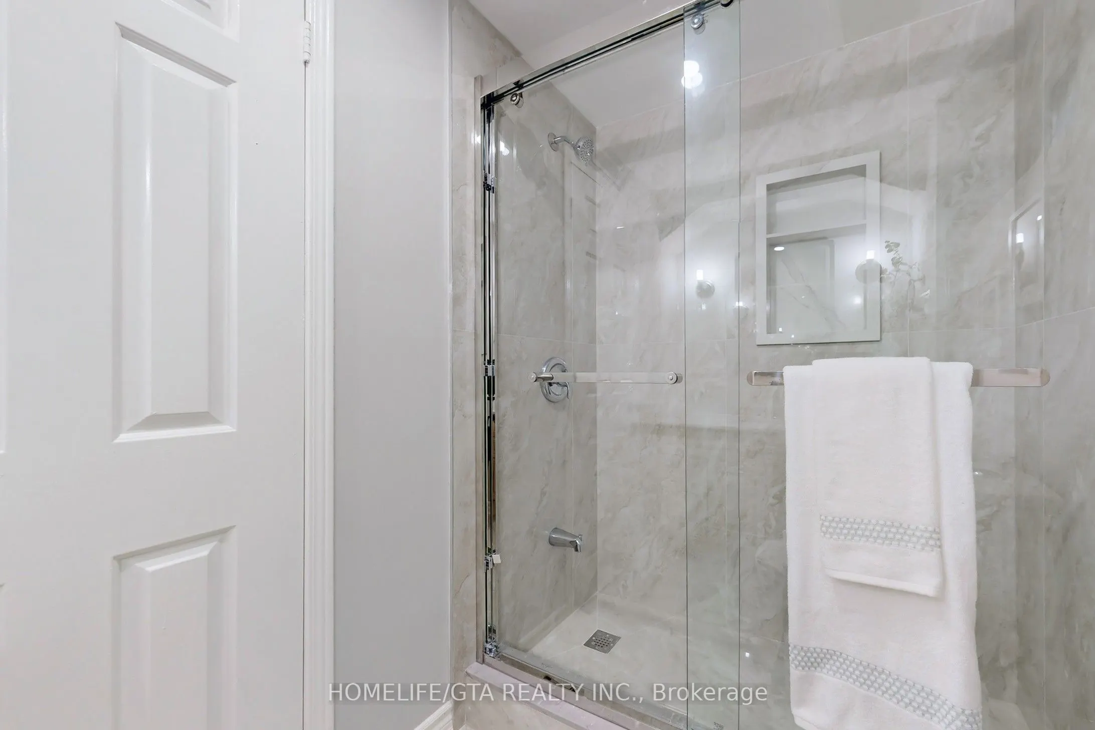 16 Woolwick Drive
