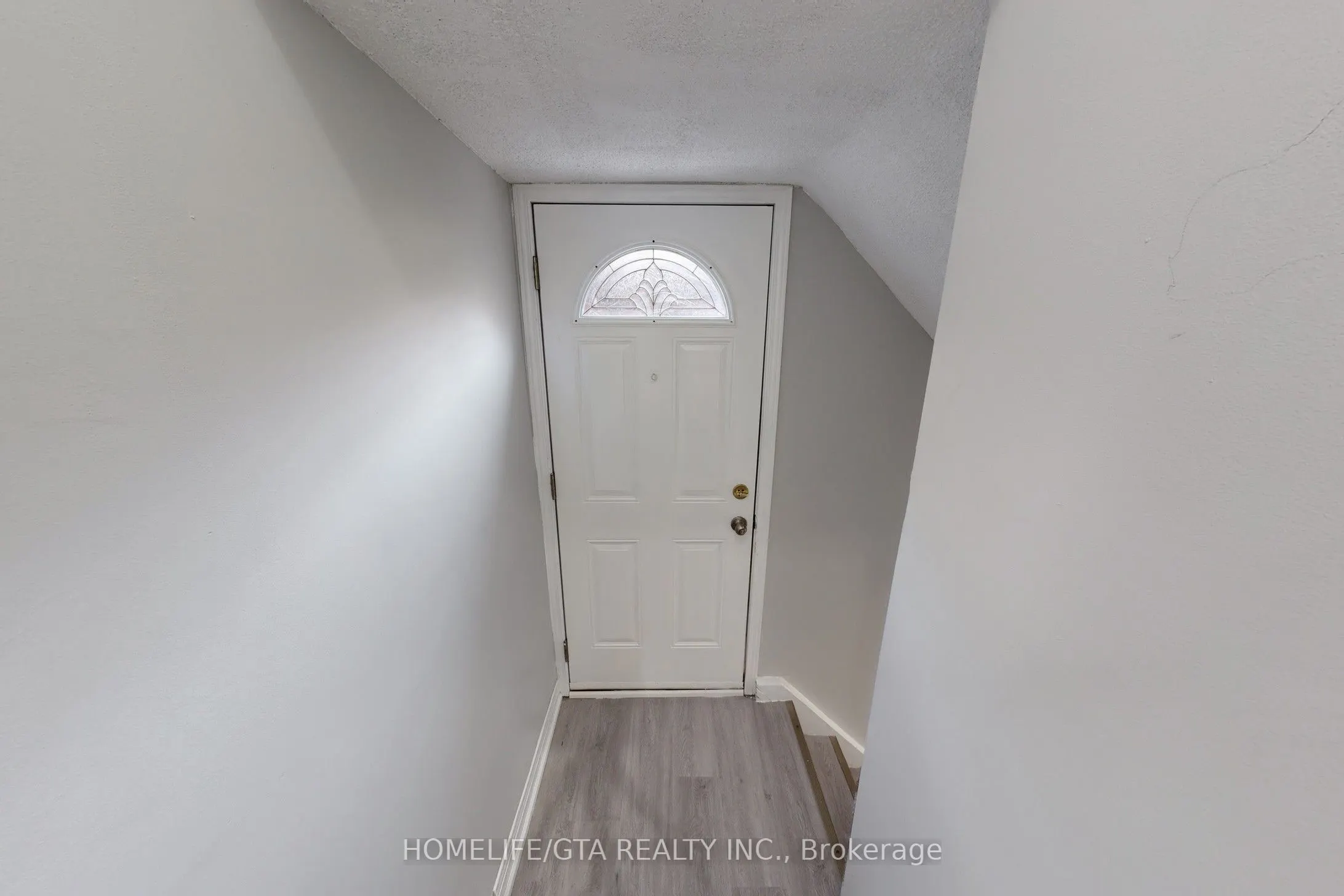 16 Woolwick Drive