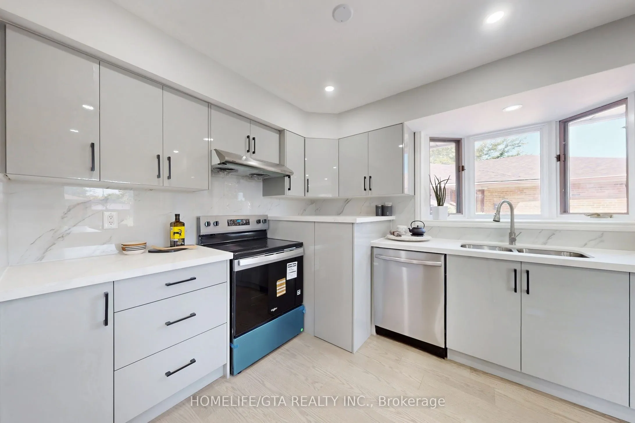 16 Woolwick Drive