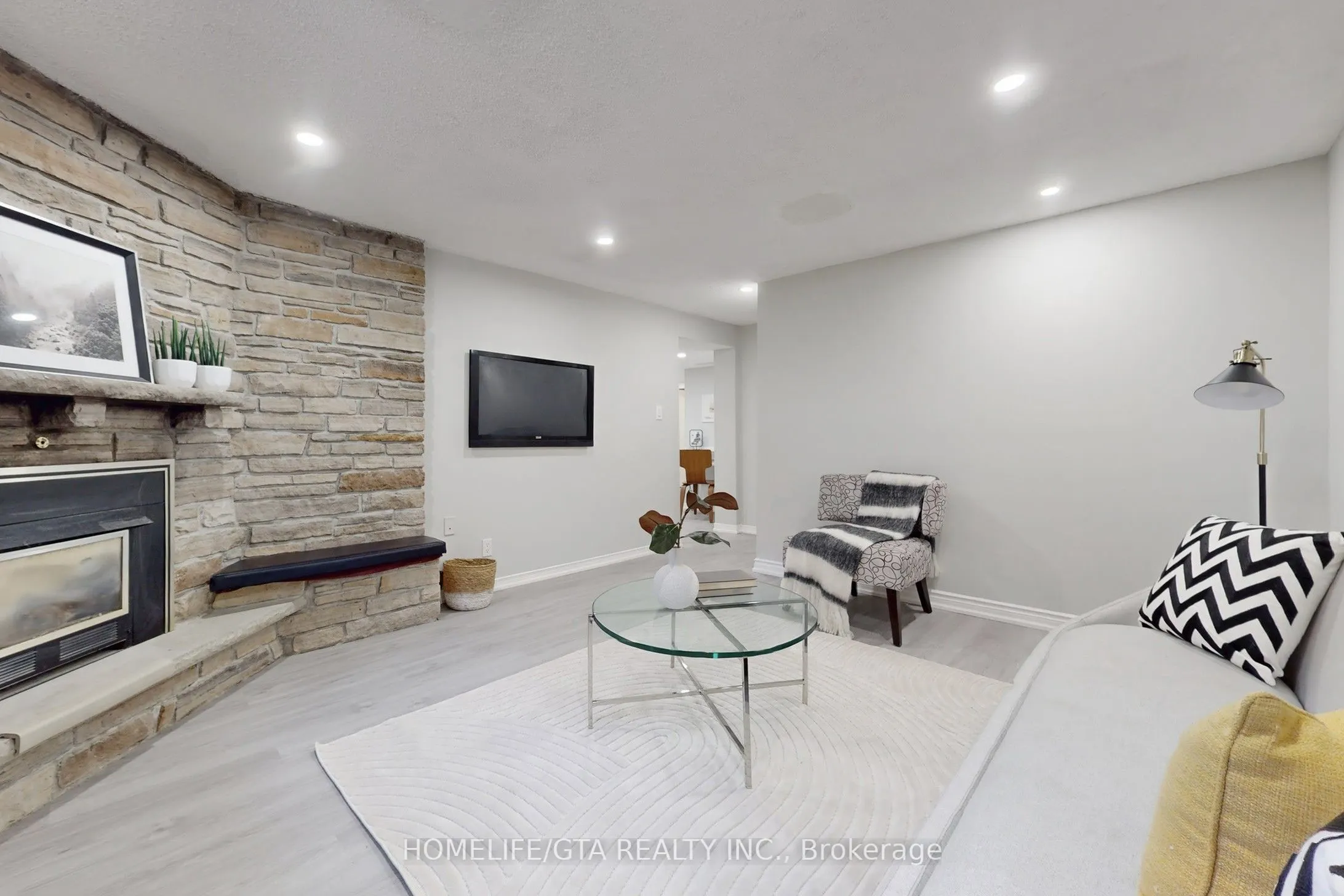 16 Woolwick Drive