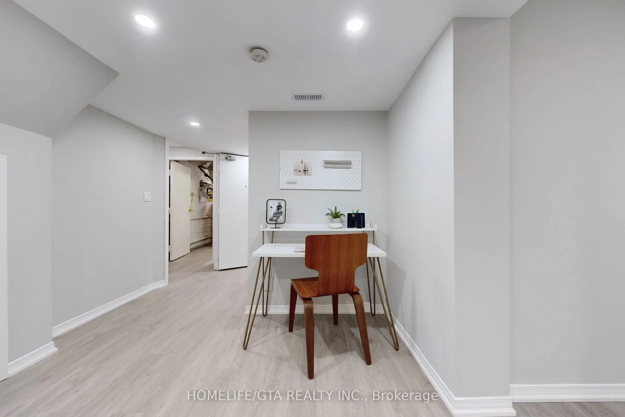 16 Woolwick Drive