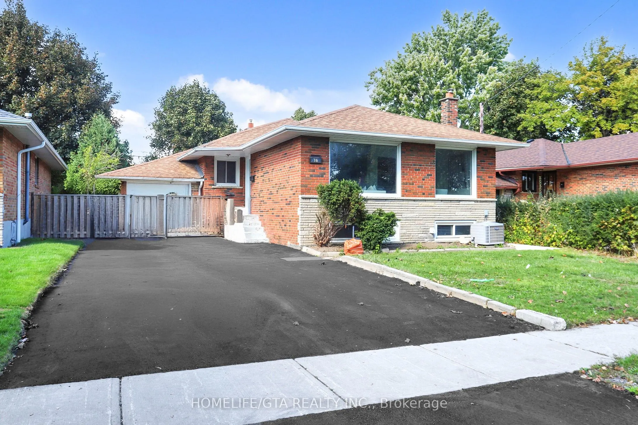 16 Woolwick Drive