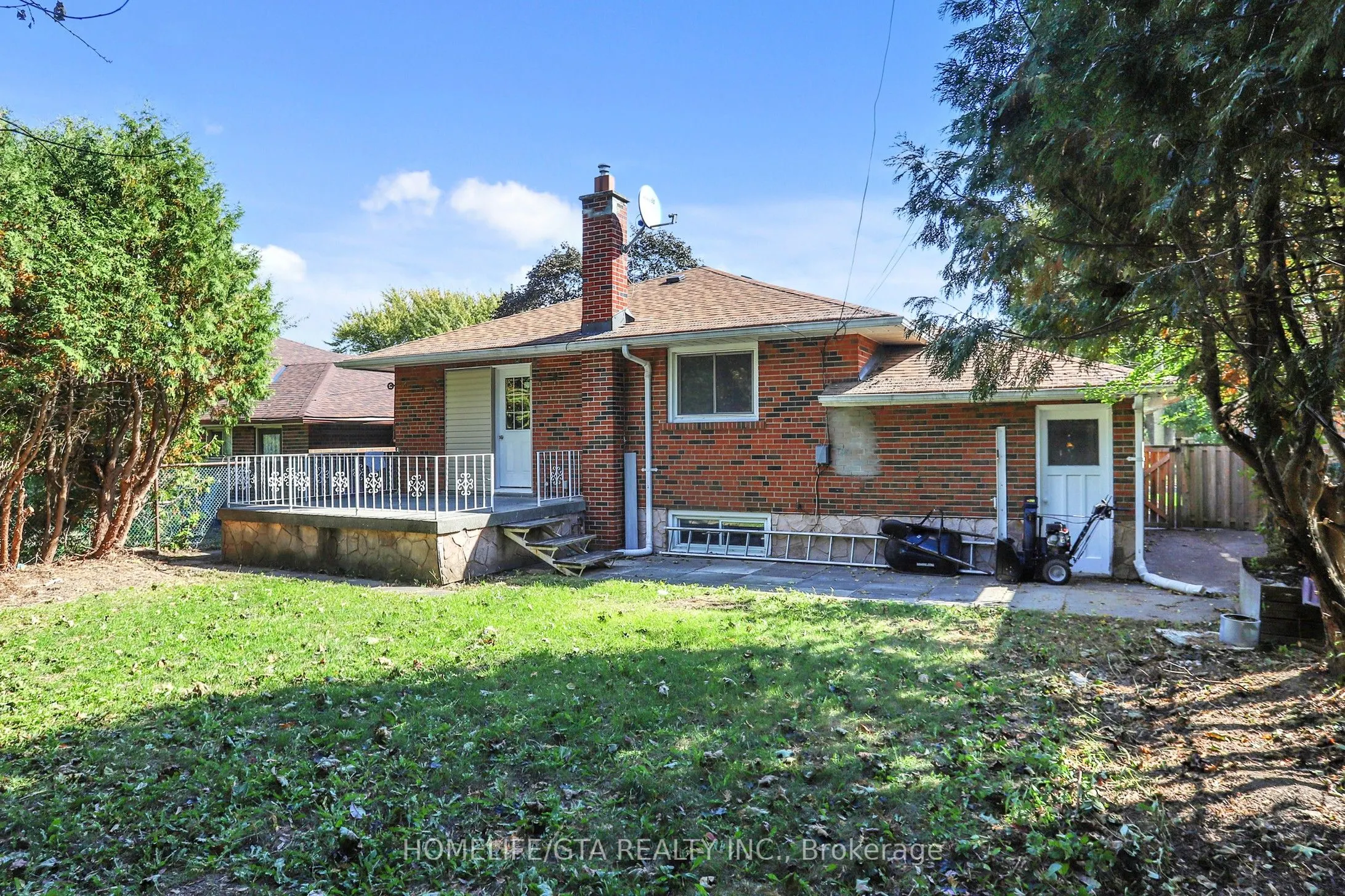 16 Woolwick Drive