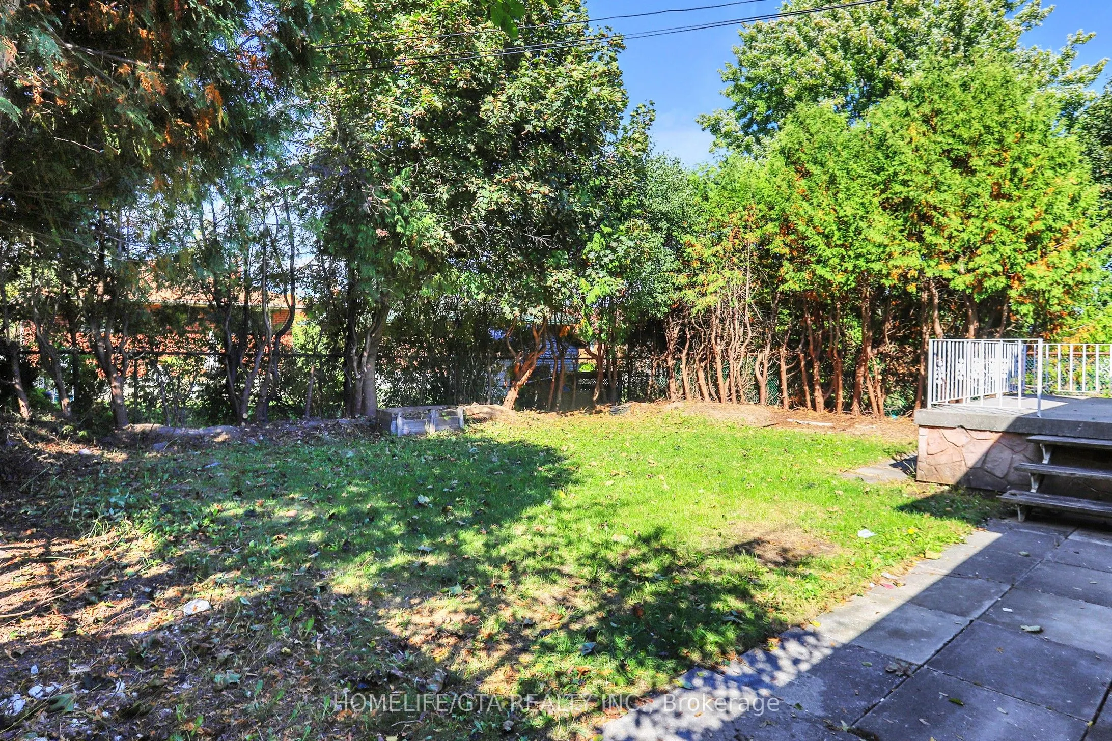 16 Woolwick Drive