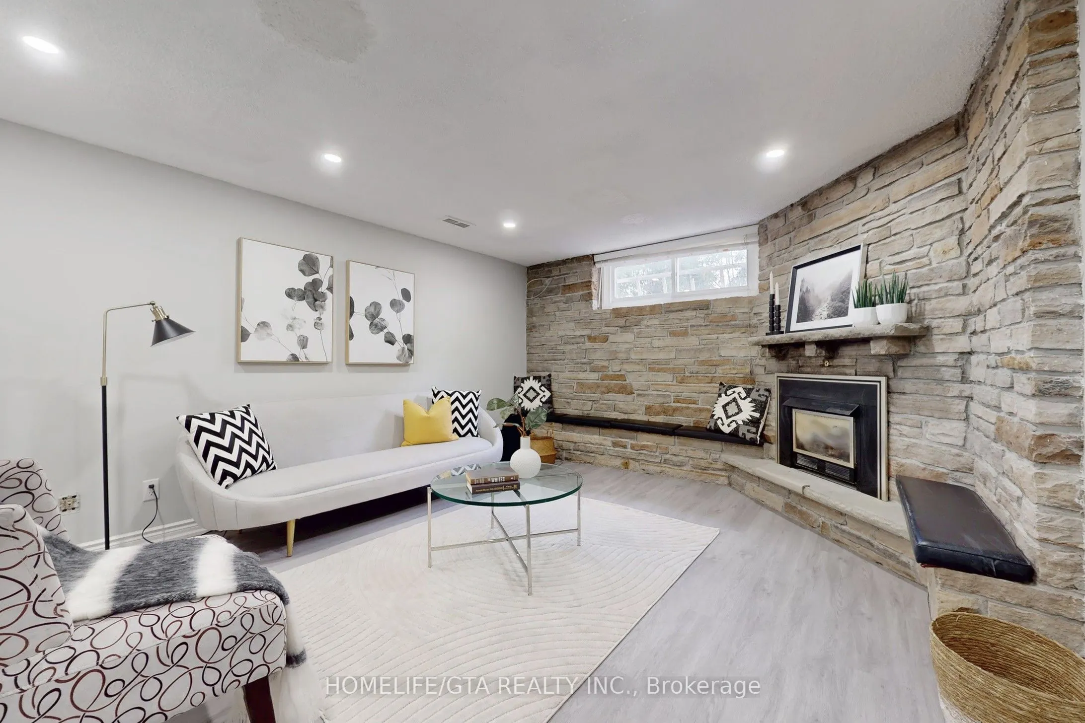 16 Woolwick Drive