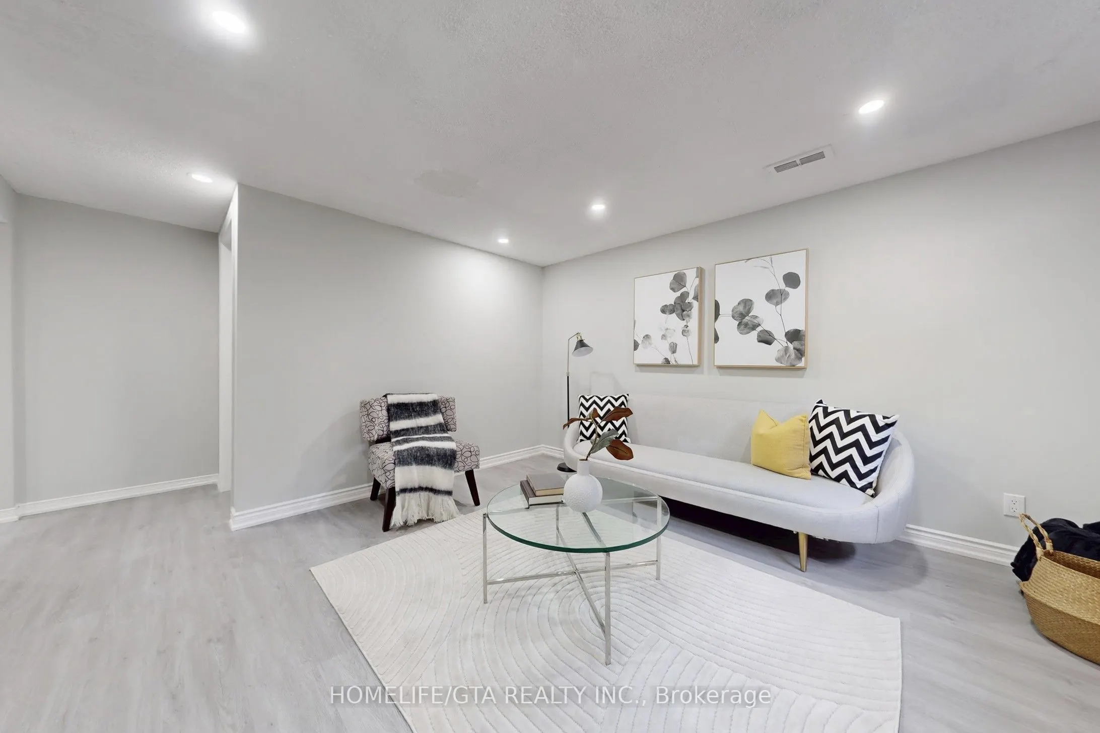 16 Woolwick Drive