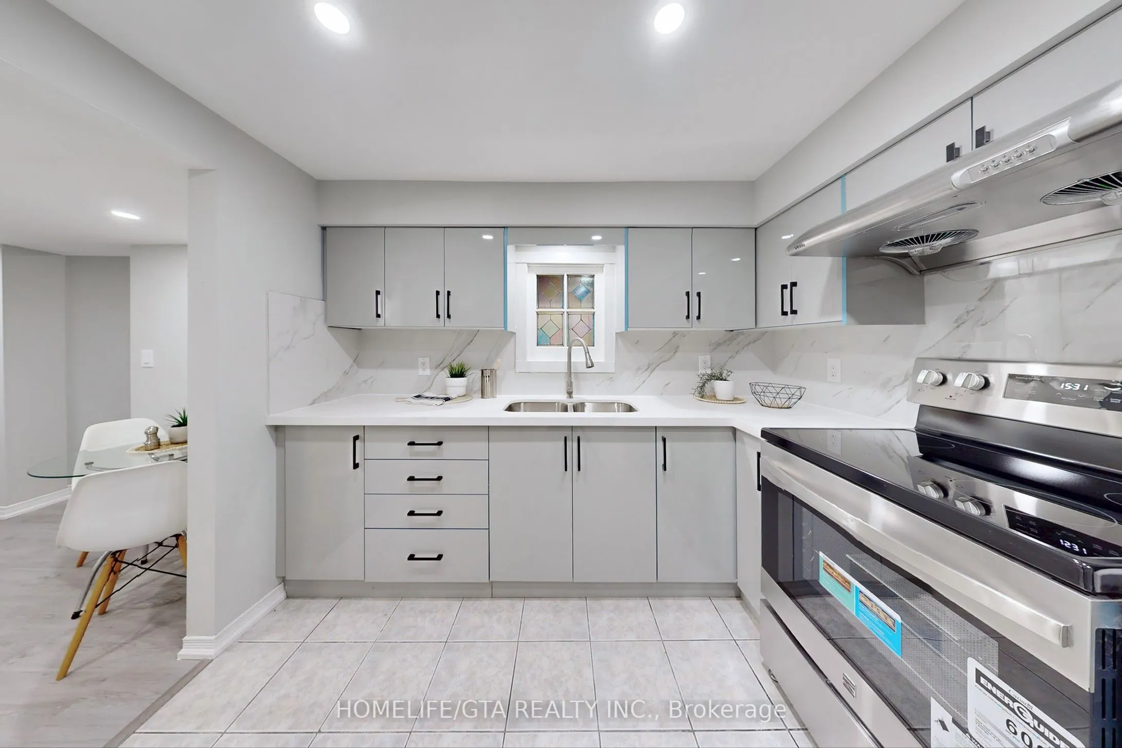 16 Woolwick Drive