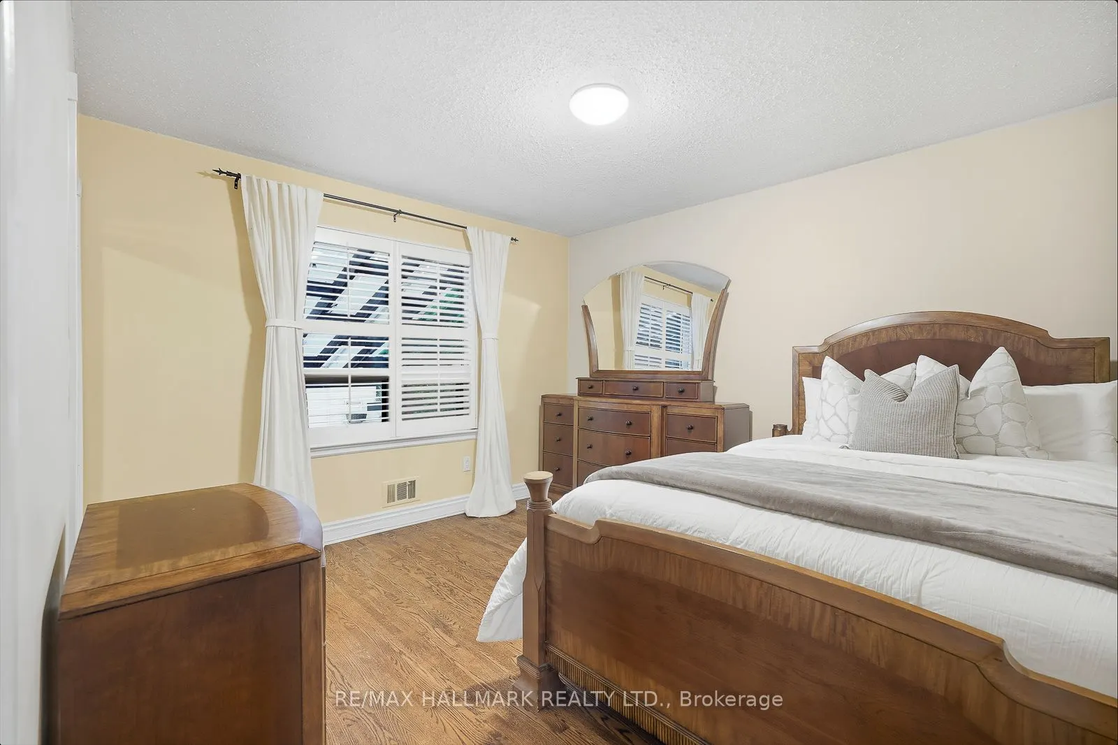 257 Chine Drive