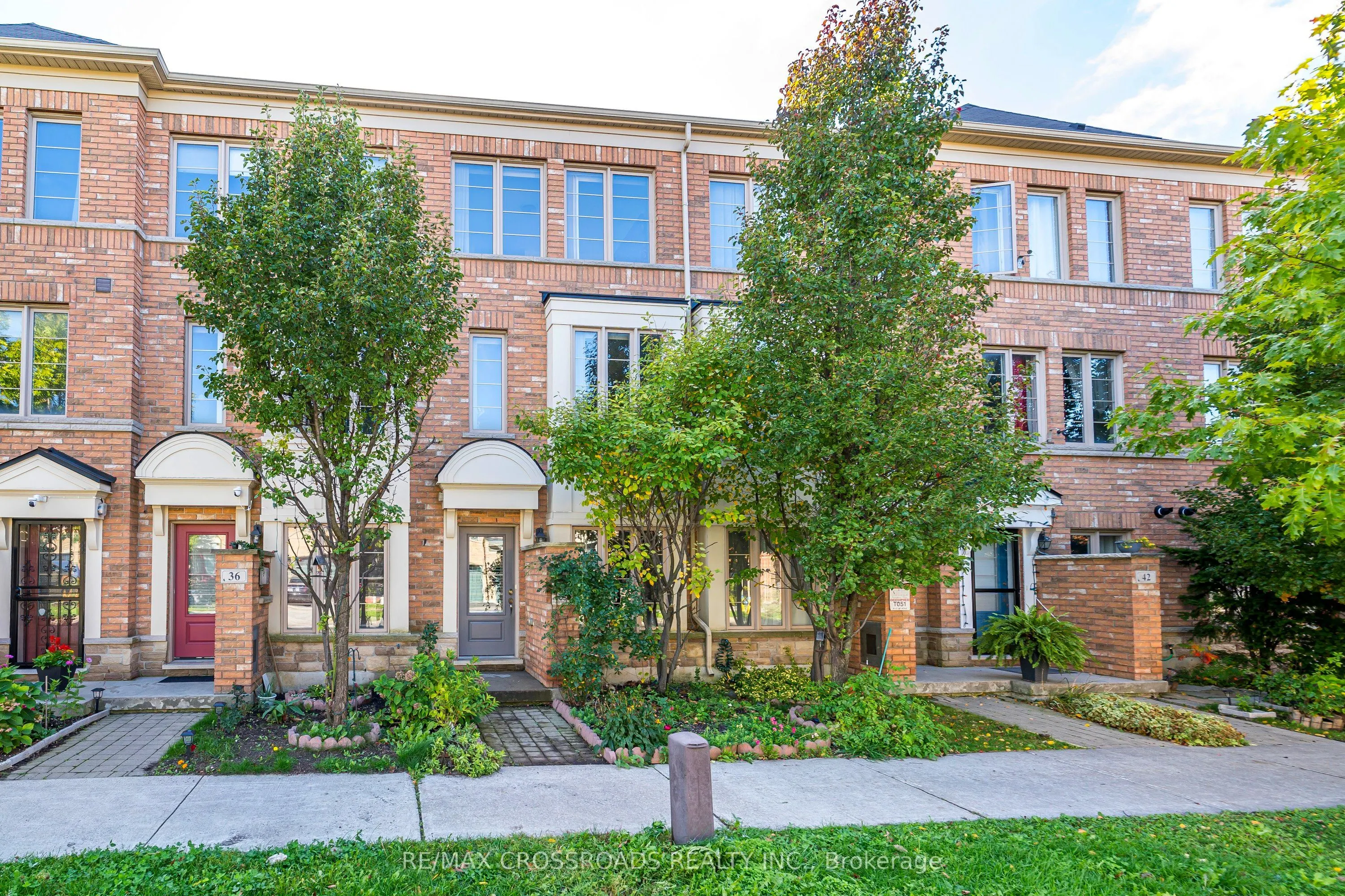 38 Lily Cup Avenue