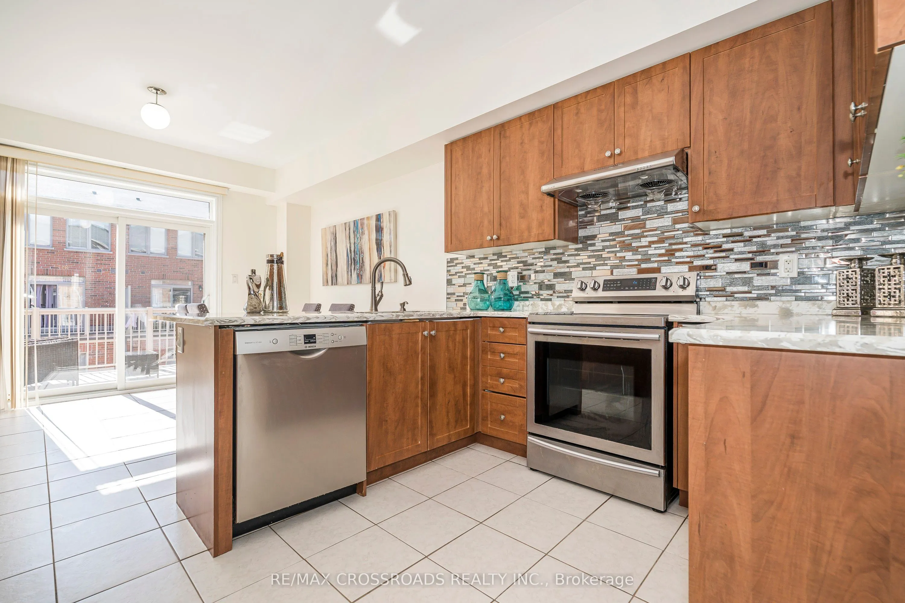 38 Lily Cup Avenue