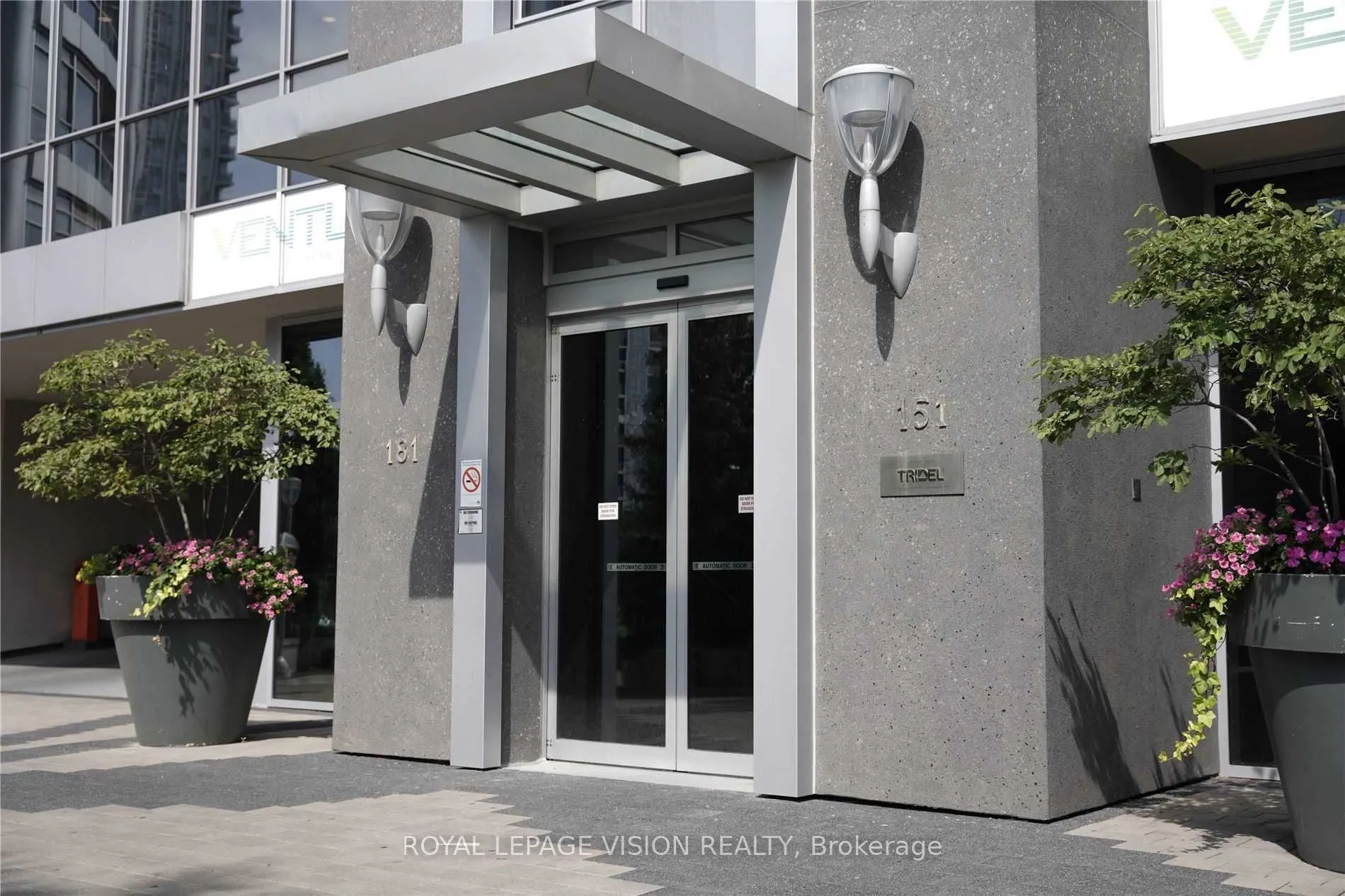 151 Village Green Square, #1109
