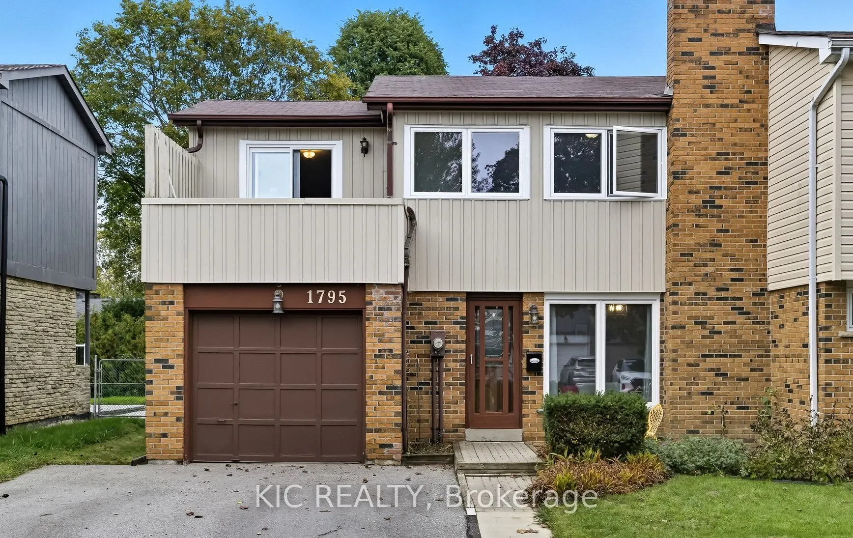 1795 Listowell Crescent