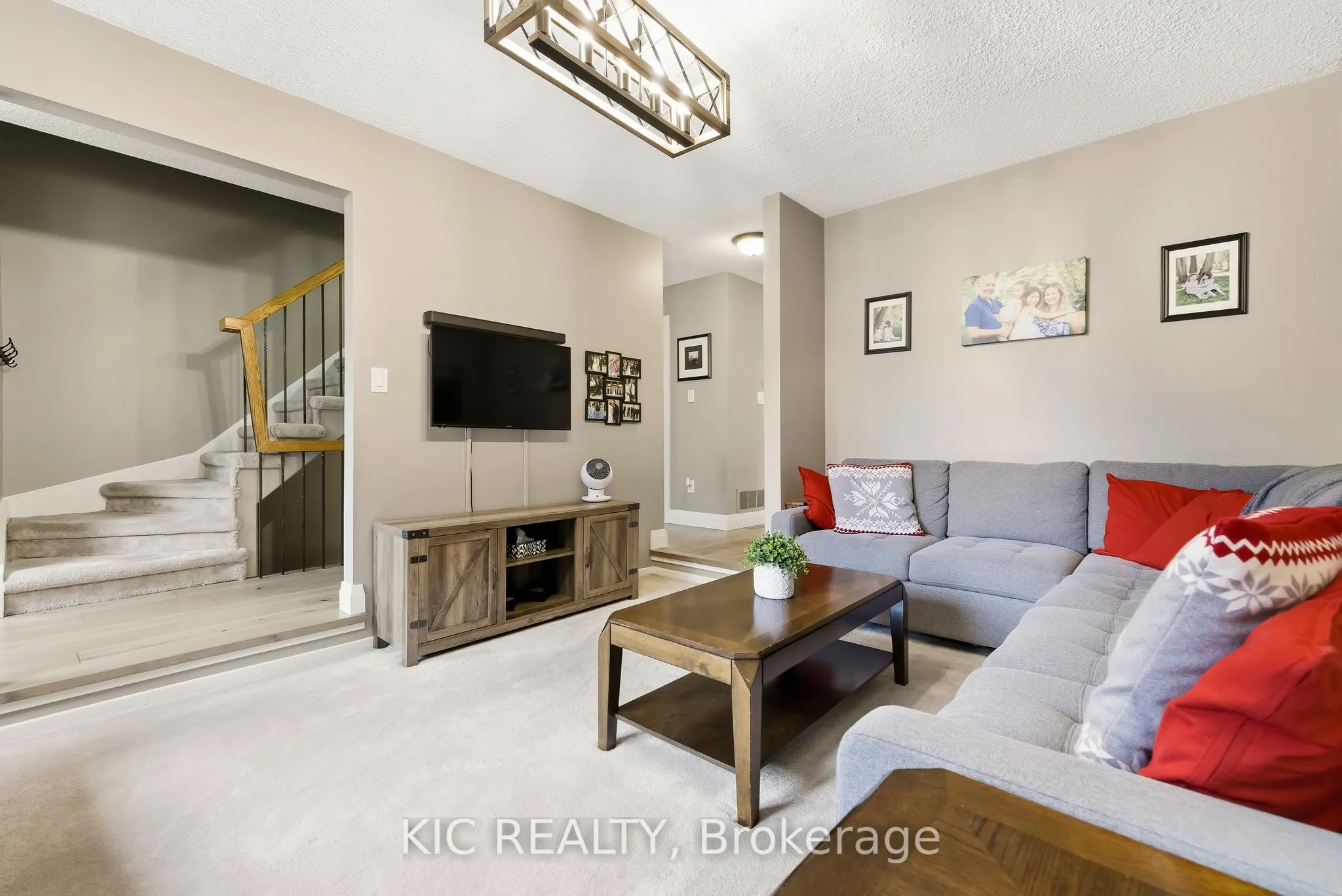 1795 Listowell Crescent
