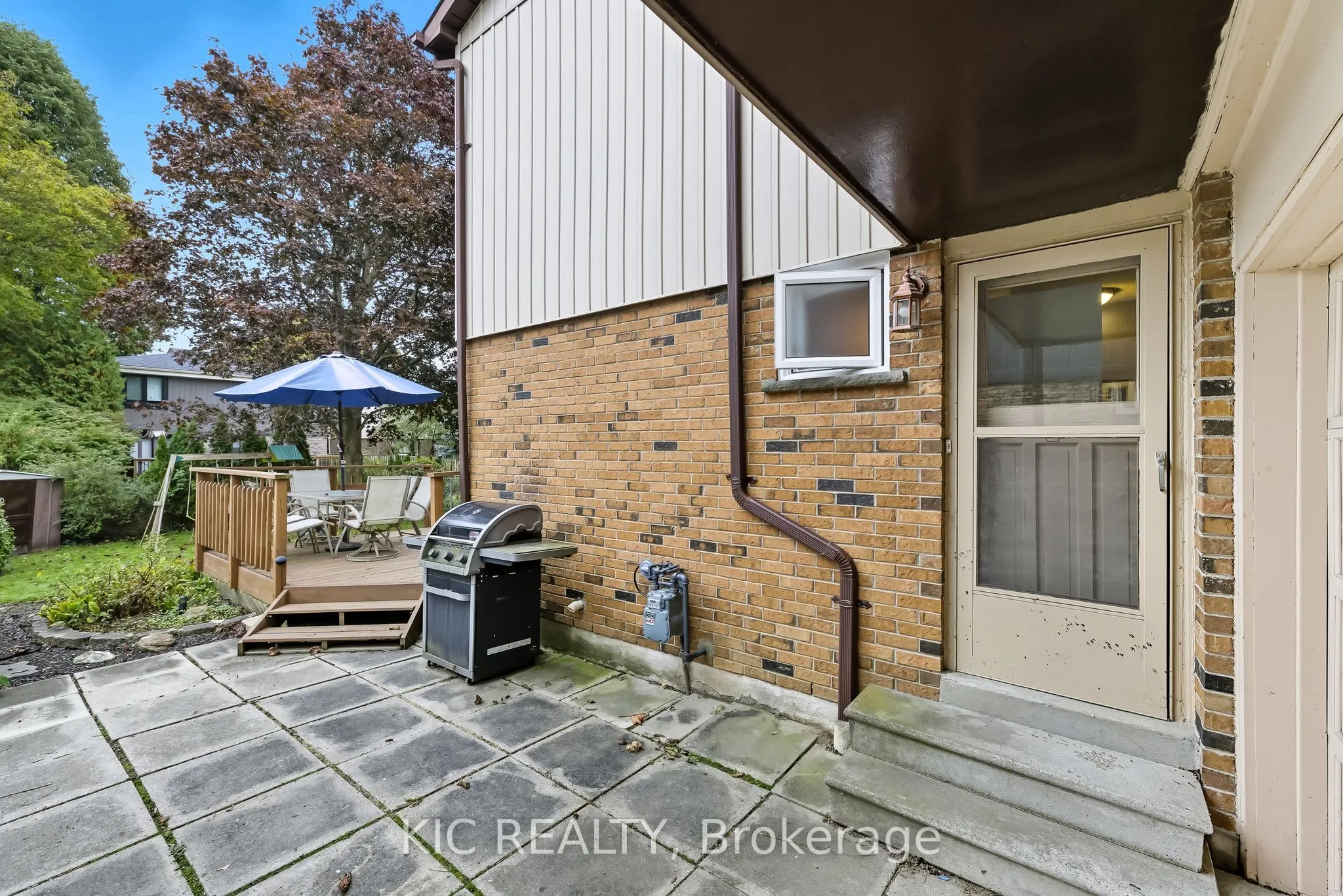 1795 Listowell Crescent
