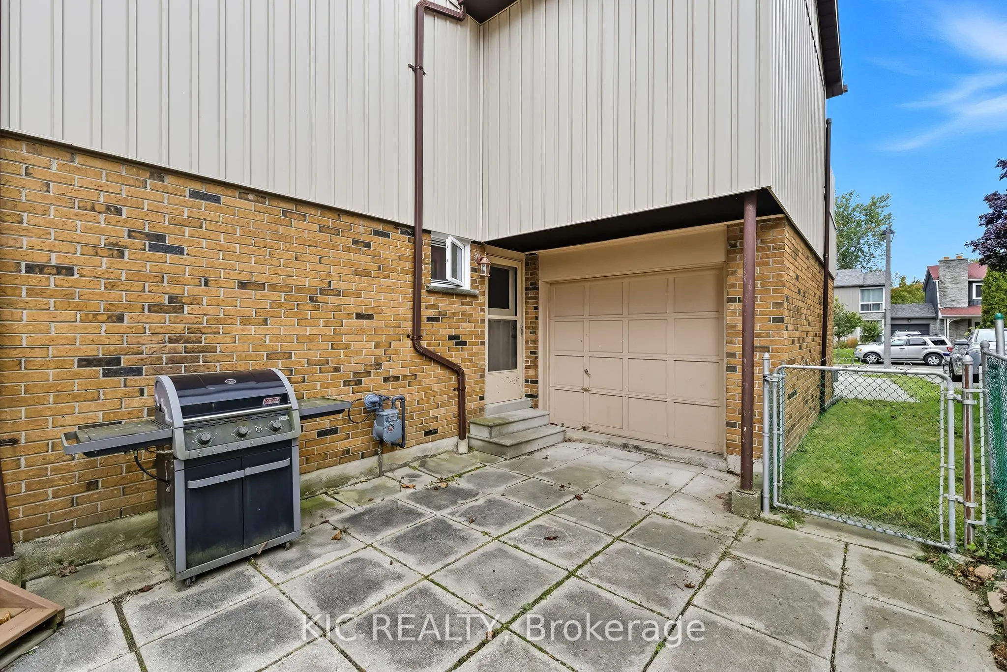 1795 Listowell Crescent