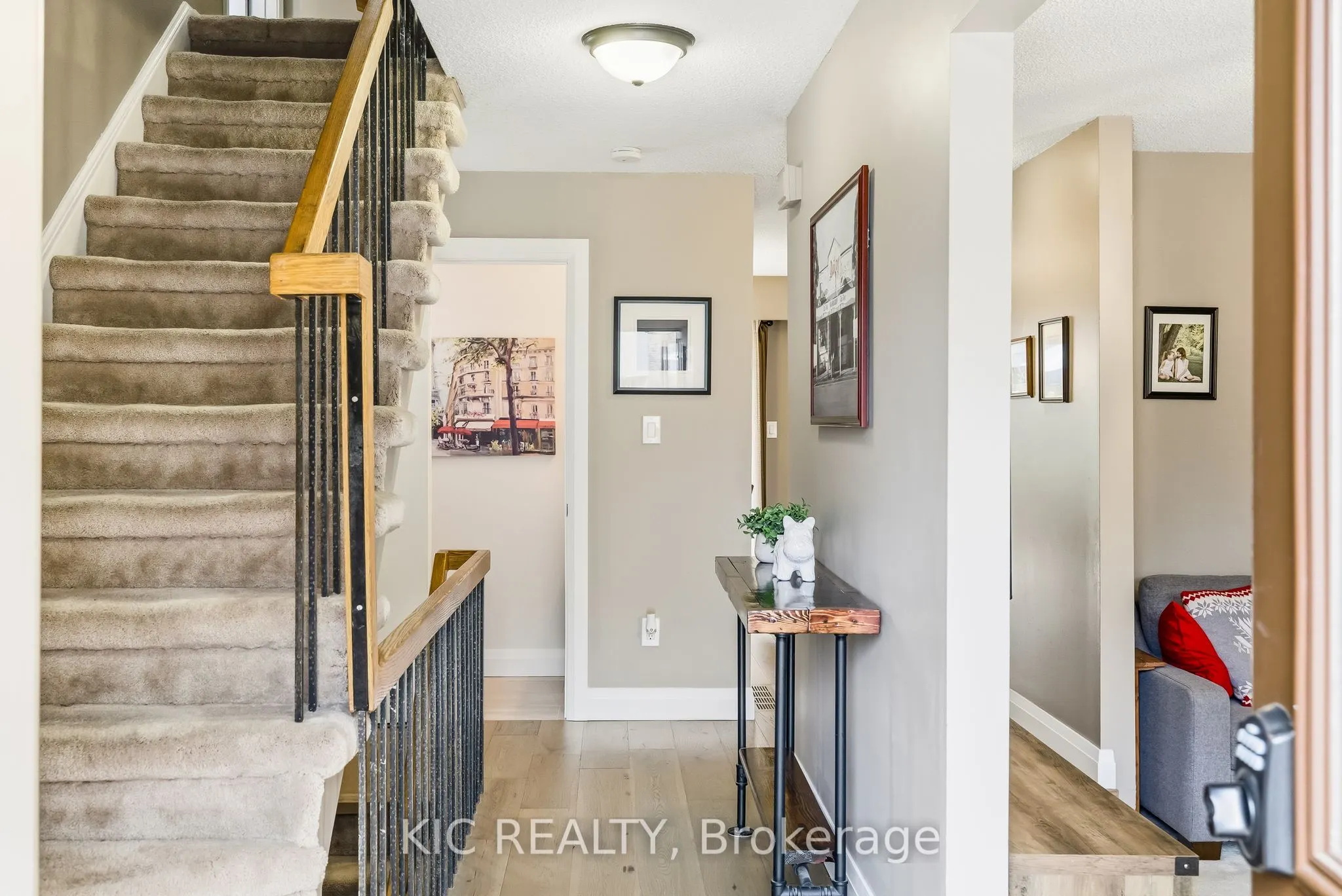 1795 Listowell Crescent