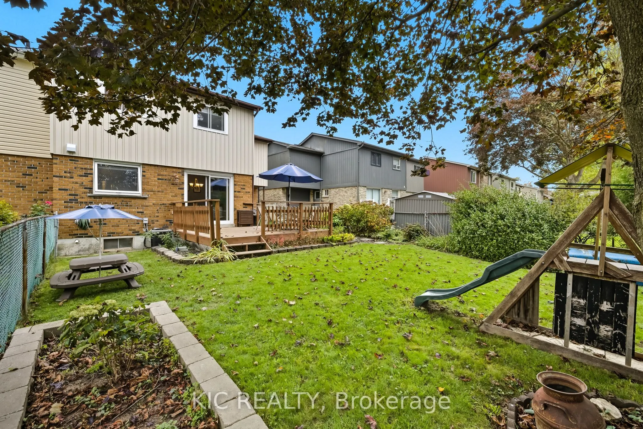 1795 Listowell Crescent